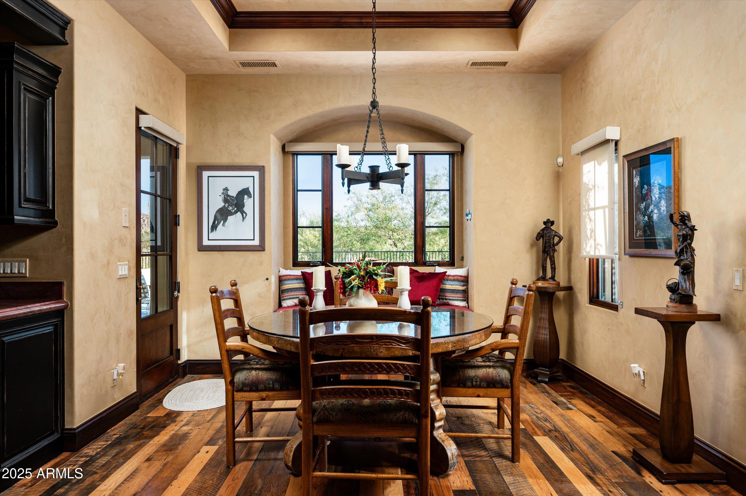 WHISPER ROCK - Residential