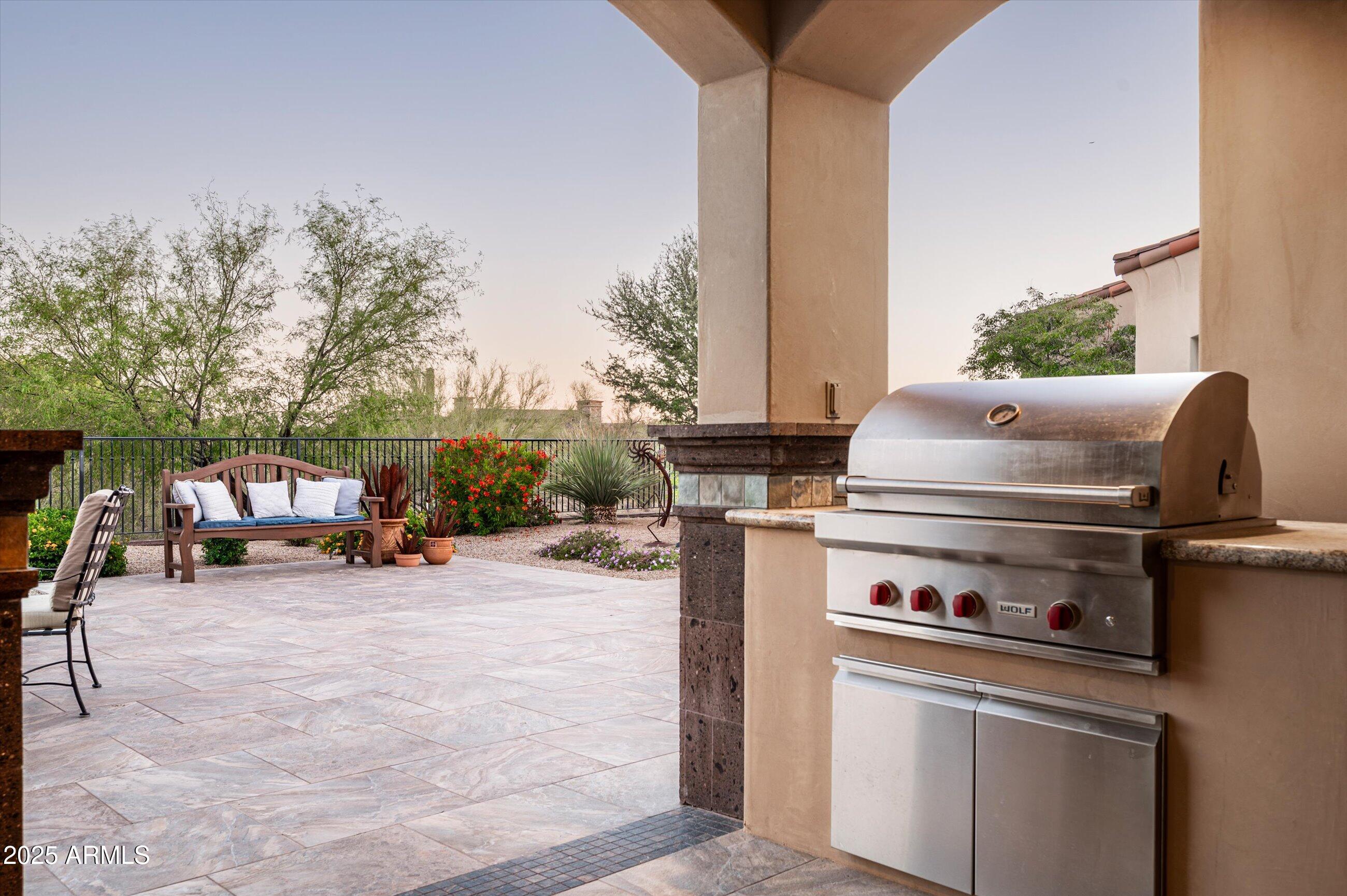 WHISPER ROCK - Residential