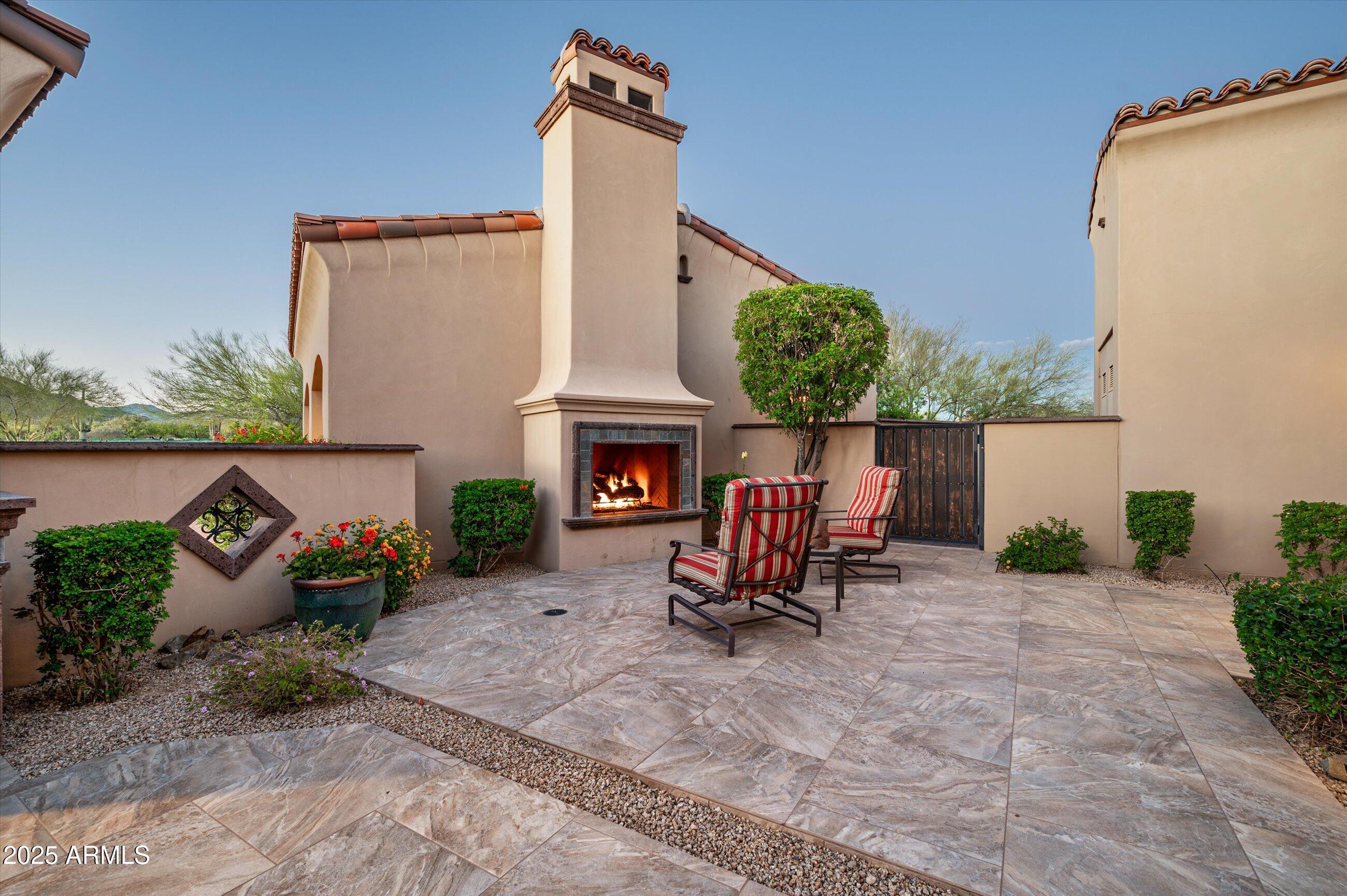 WHISPER ROCK - Residential