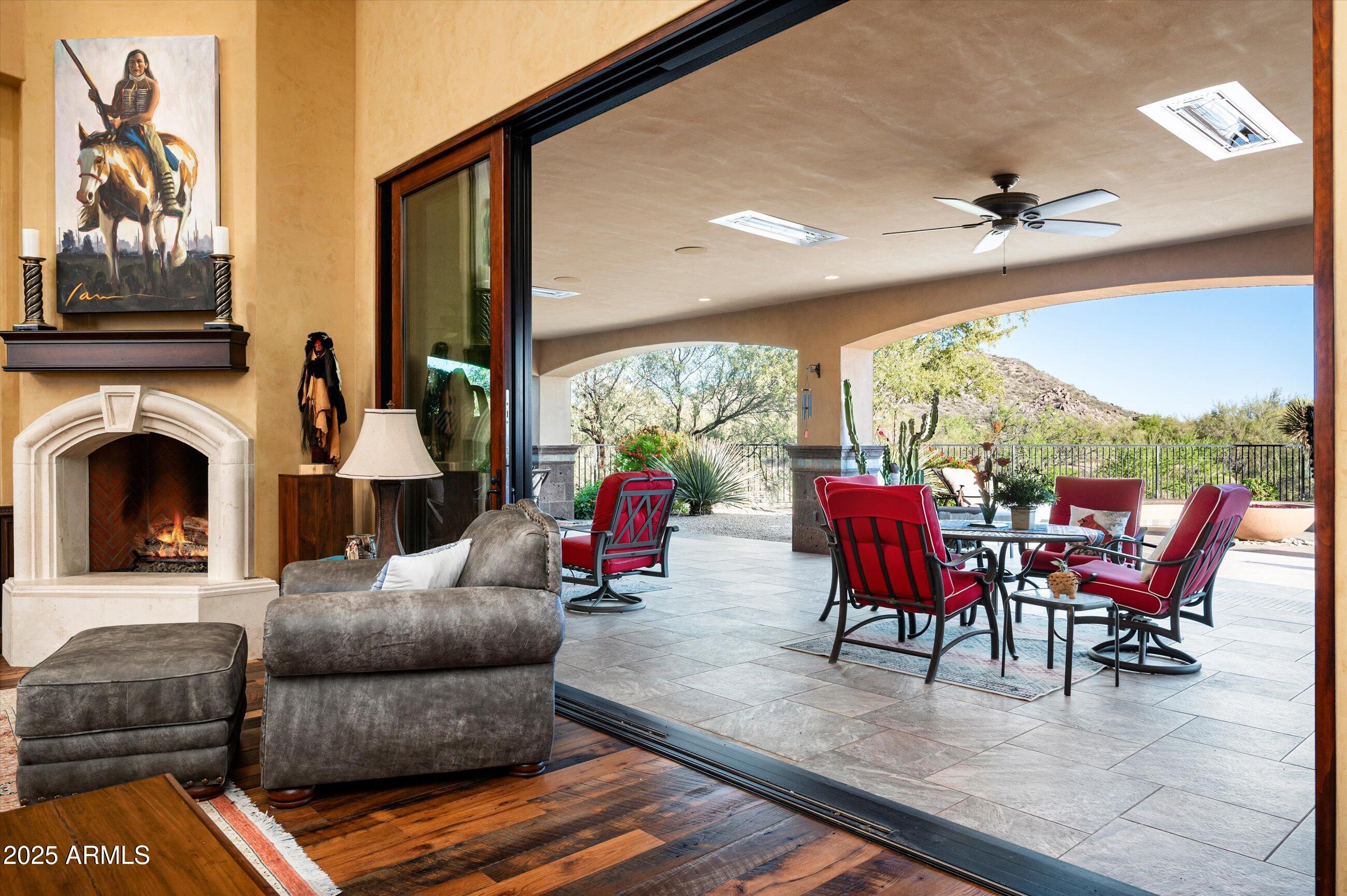 WHISPER ROCK - Residential