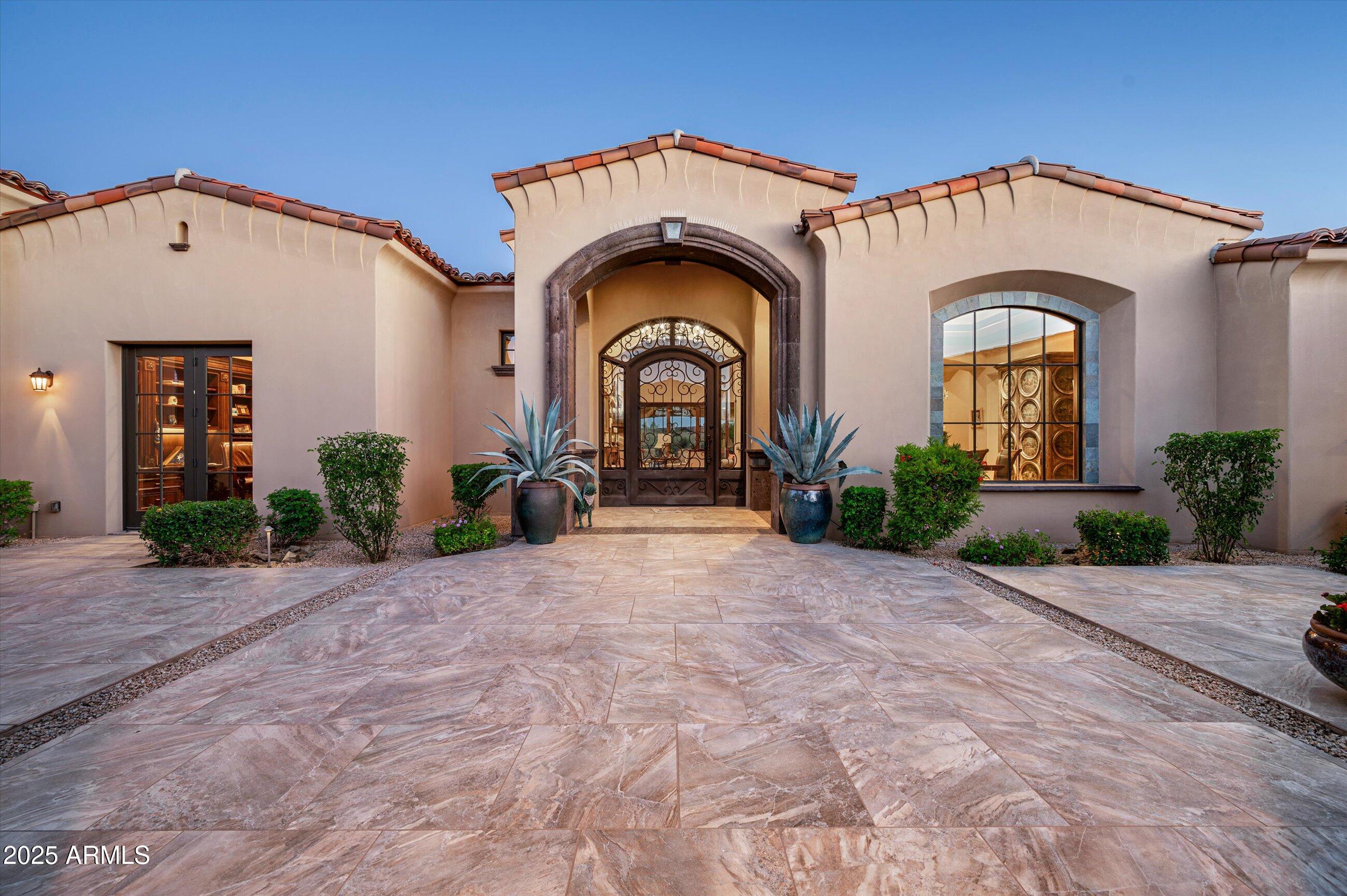 WHISPER ROCK - Residential