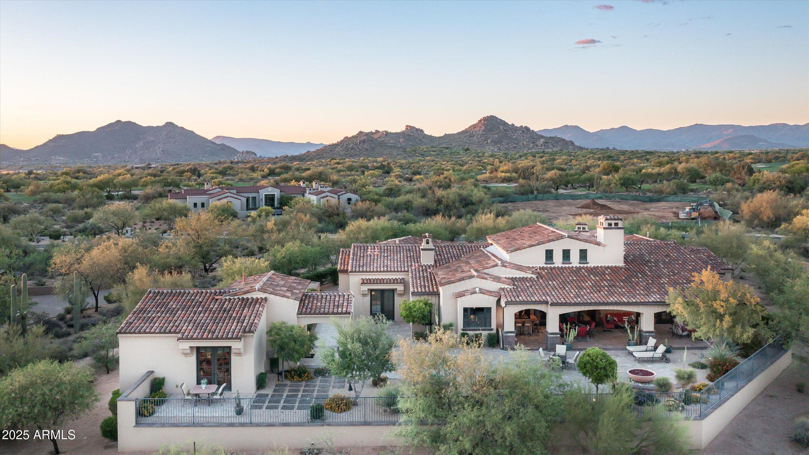 WHISPER ROCK - Residential