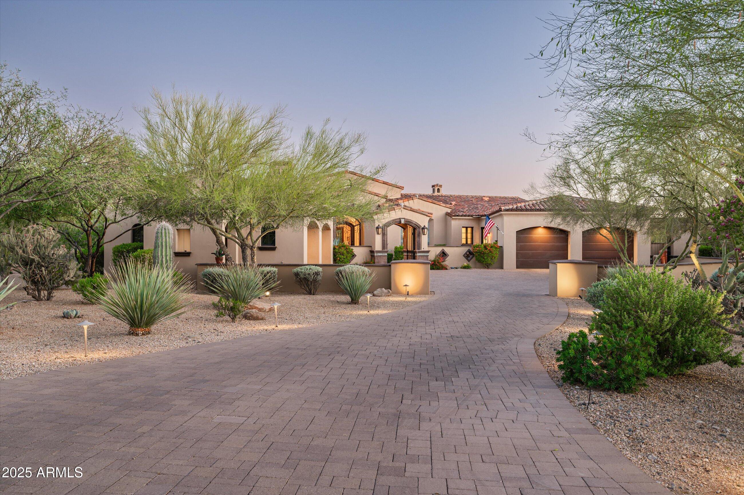 WHISPER ROCK - Residential