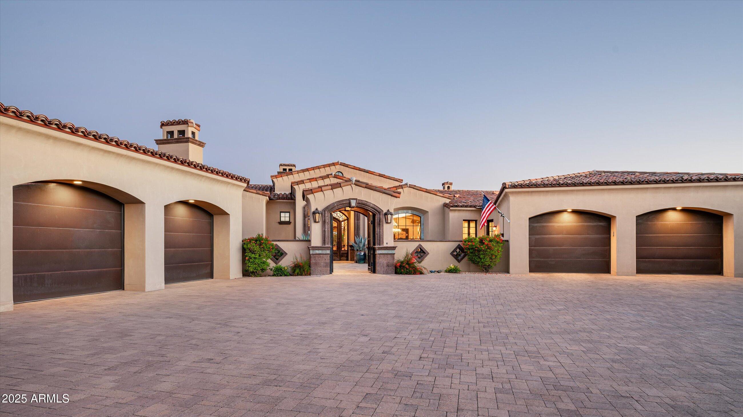 WHISPER ROCK - Residential