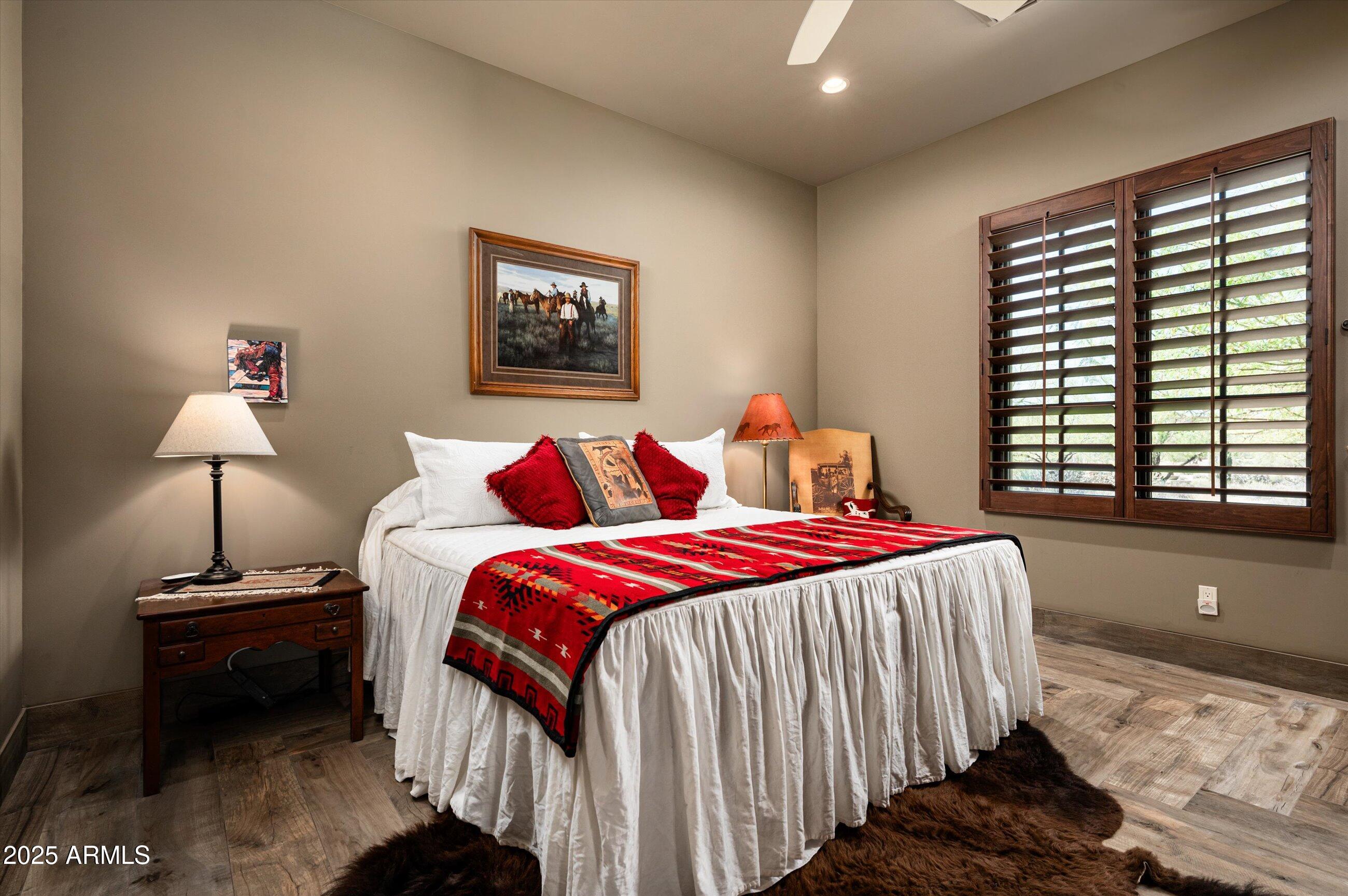 WHISPER ROCK - Residential