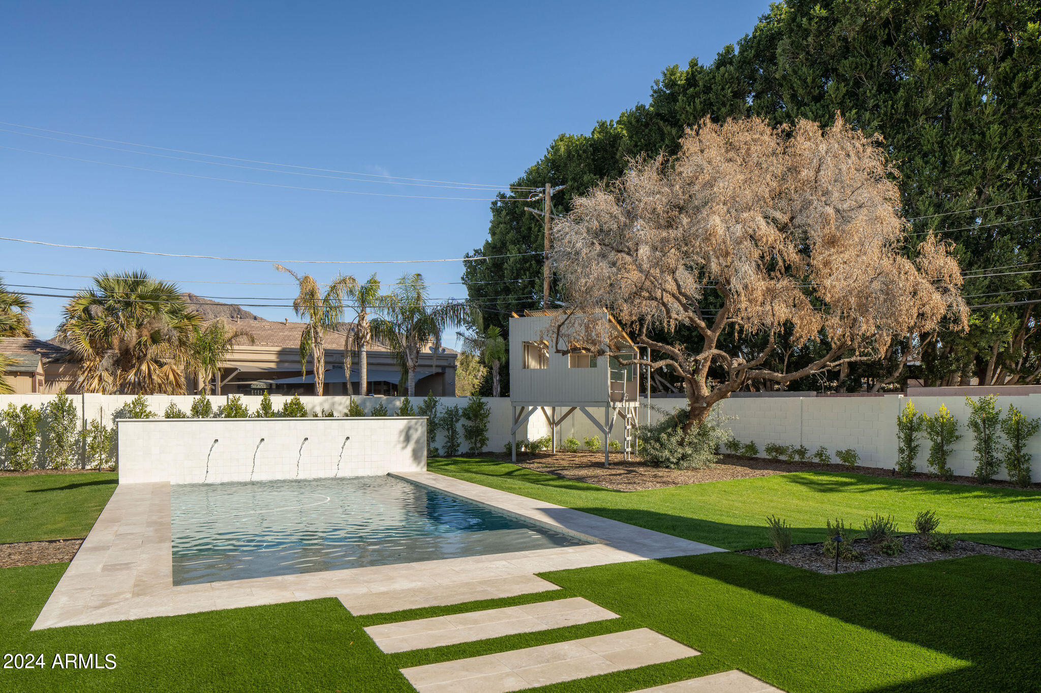 STEPHEN CIRCLE - Residential