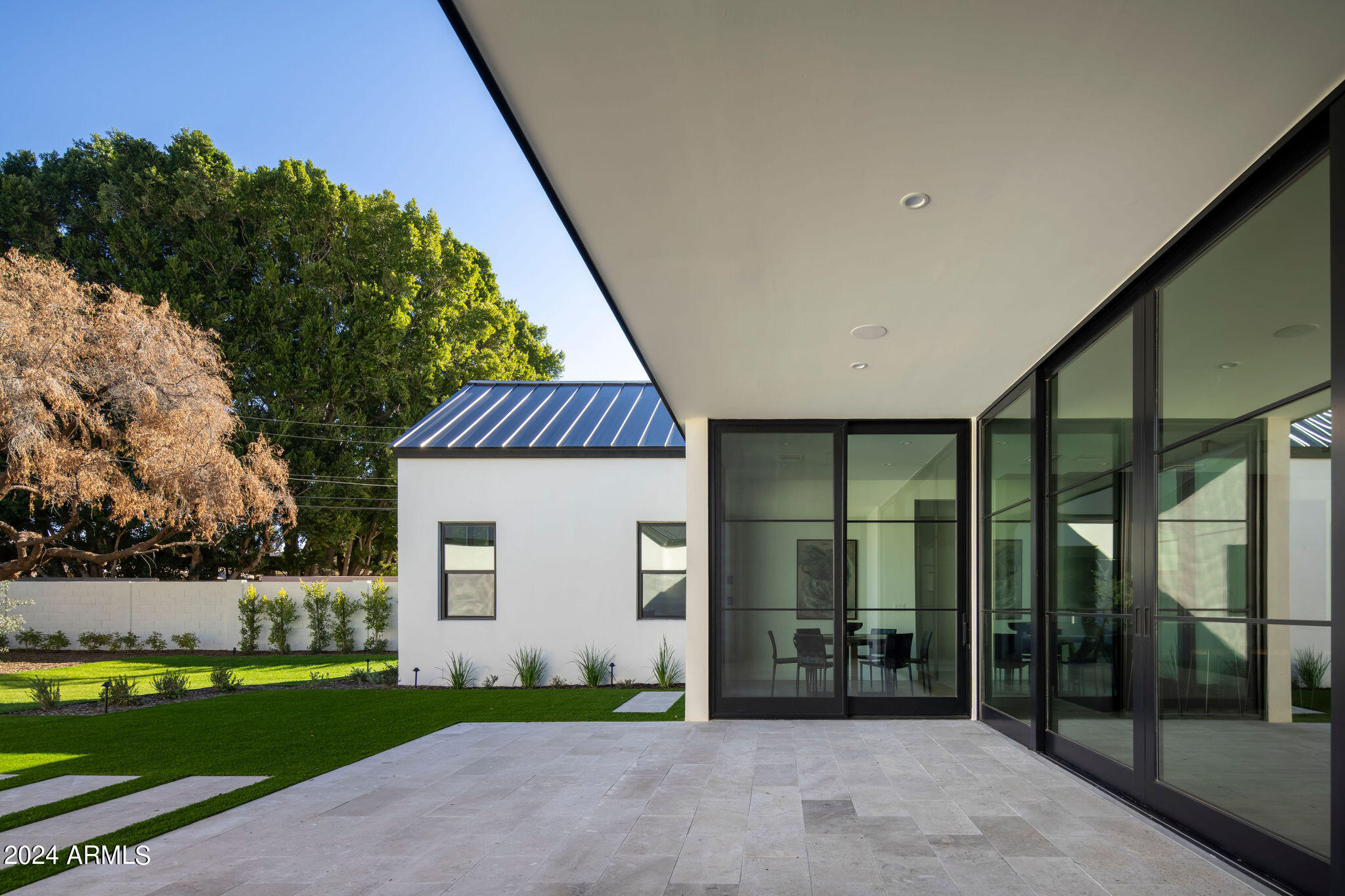 STEPHEN CIRCLE - Residential