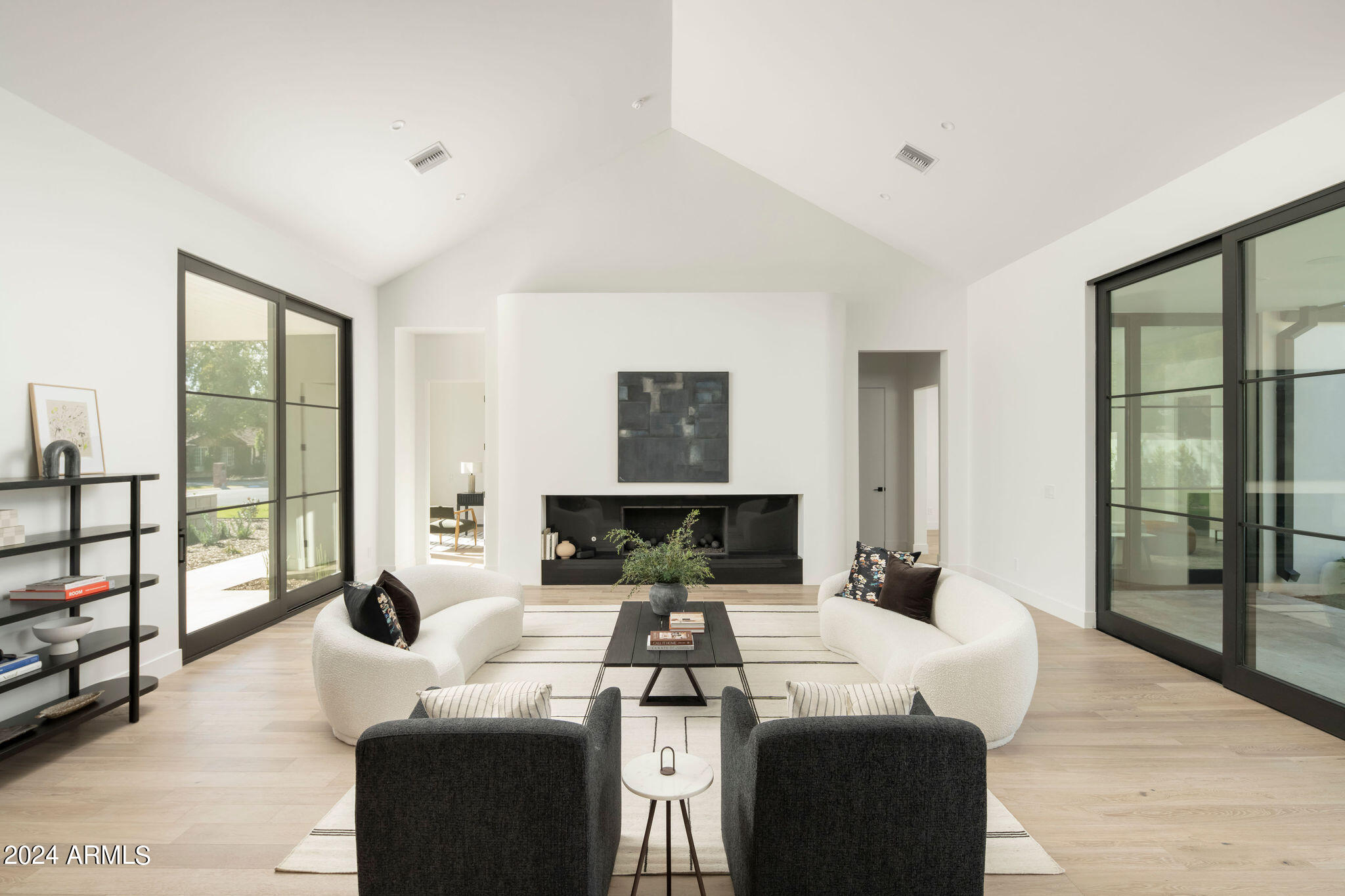STEPHEN CIRCLE - Residential