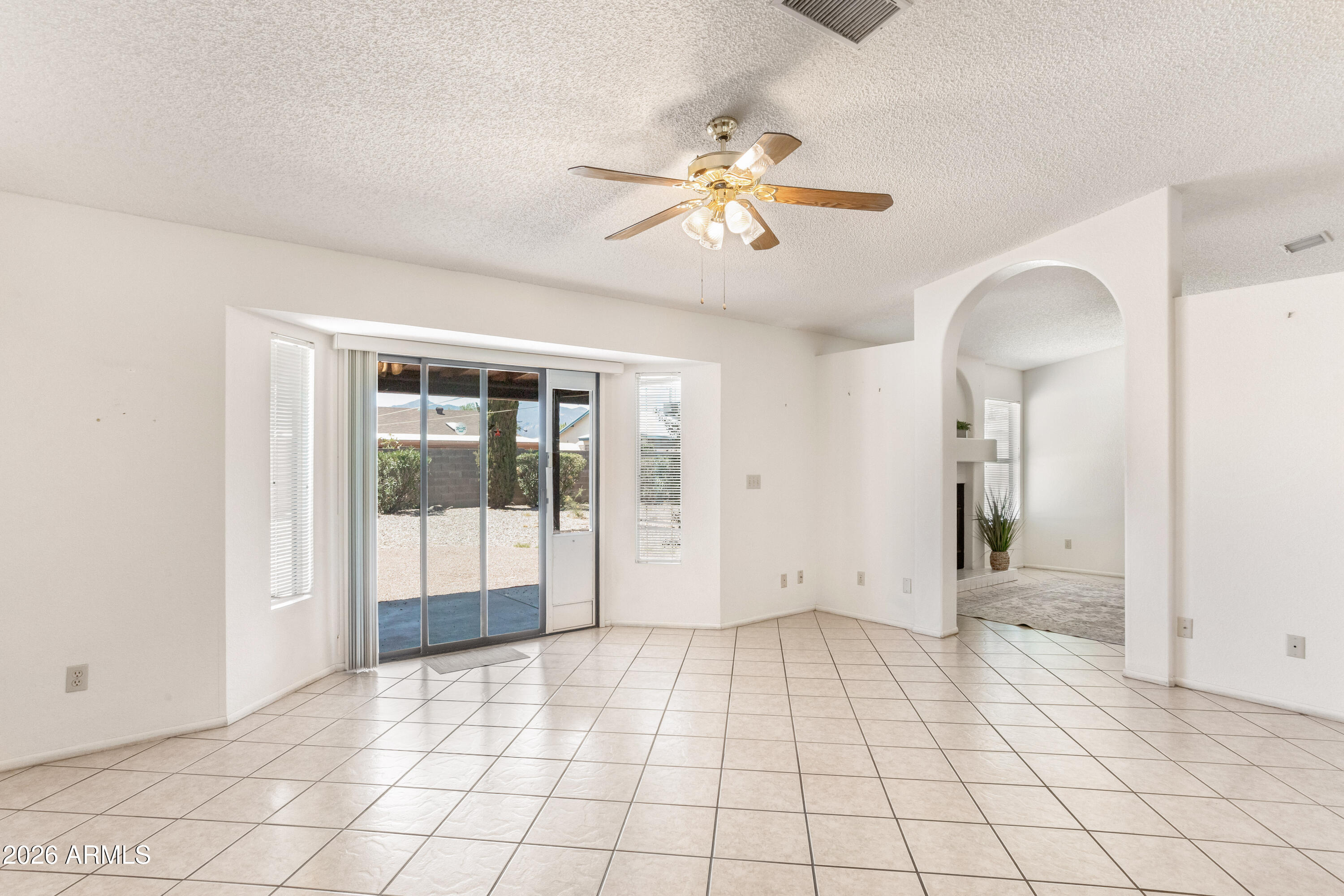 MISSION HILLS ESTATES TR#115 LOT 190 - Residential