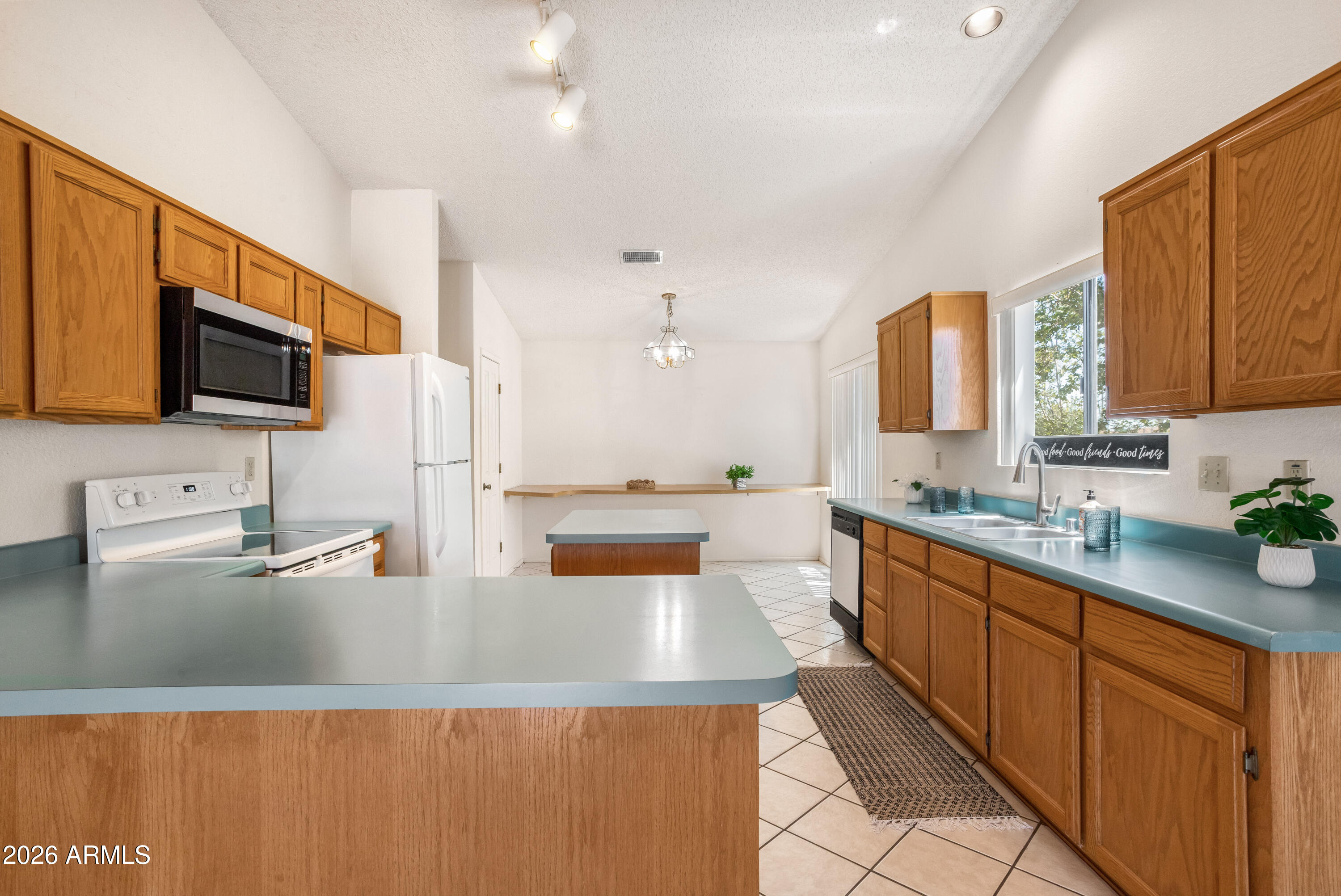 MISSION HILLS ESTATES TR#115 LOT 190 - Residential