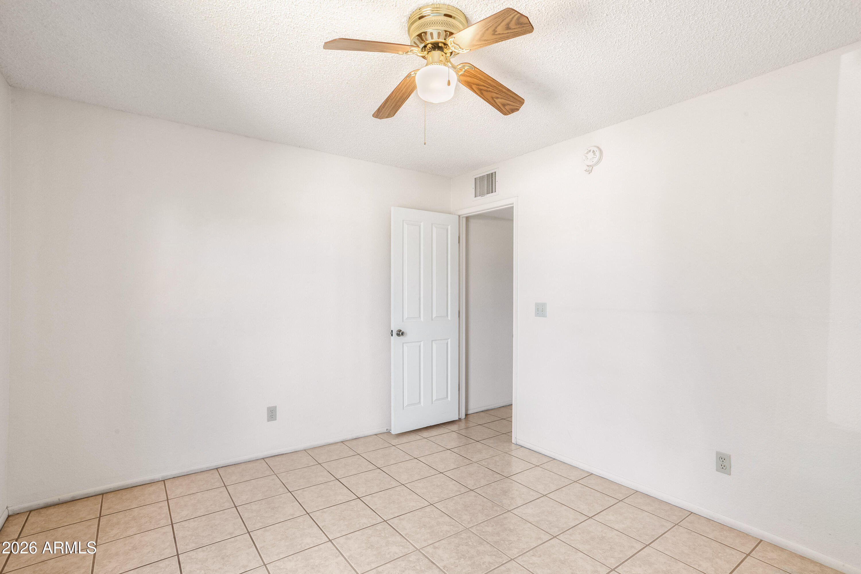 MISSION HILLS ESTATES TR#115 LOT 190 - Residential