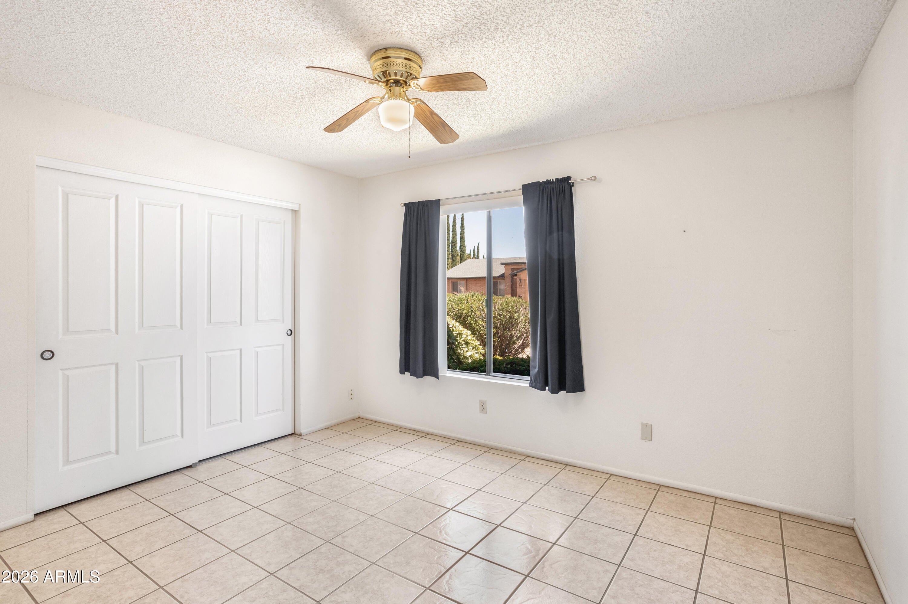 MISSION HILLS ESTATES TR#115 LOT 190 - Residential