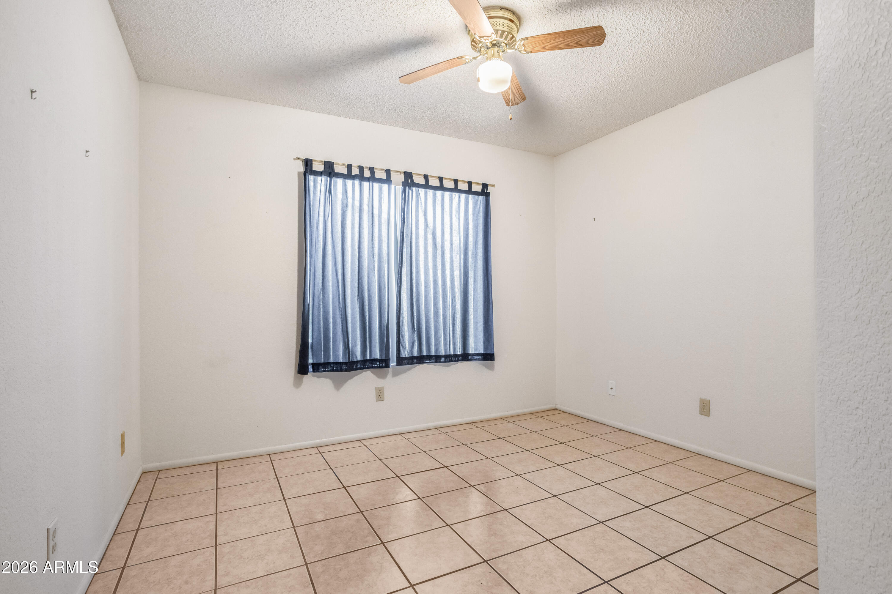 MISSION HILLS ESTATES TR#115 LOT 190 - Residential