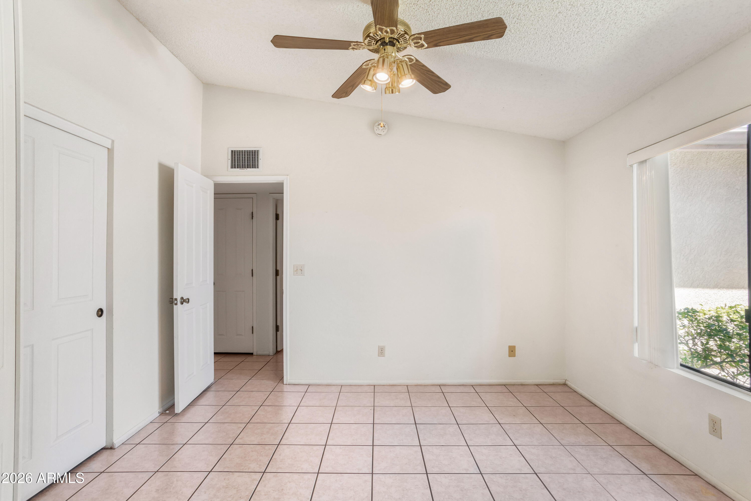 MISSION HILLS ESTATES TR#115 LOT 190 - Residential
