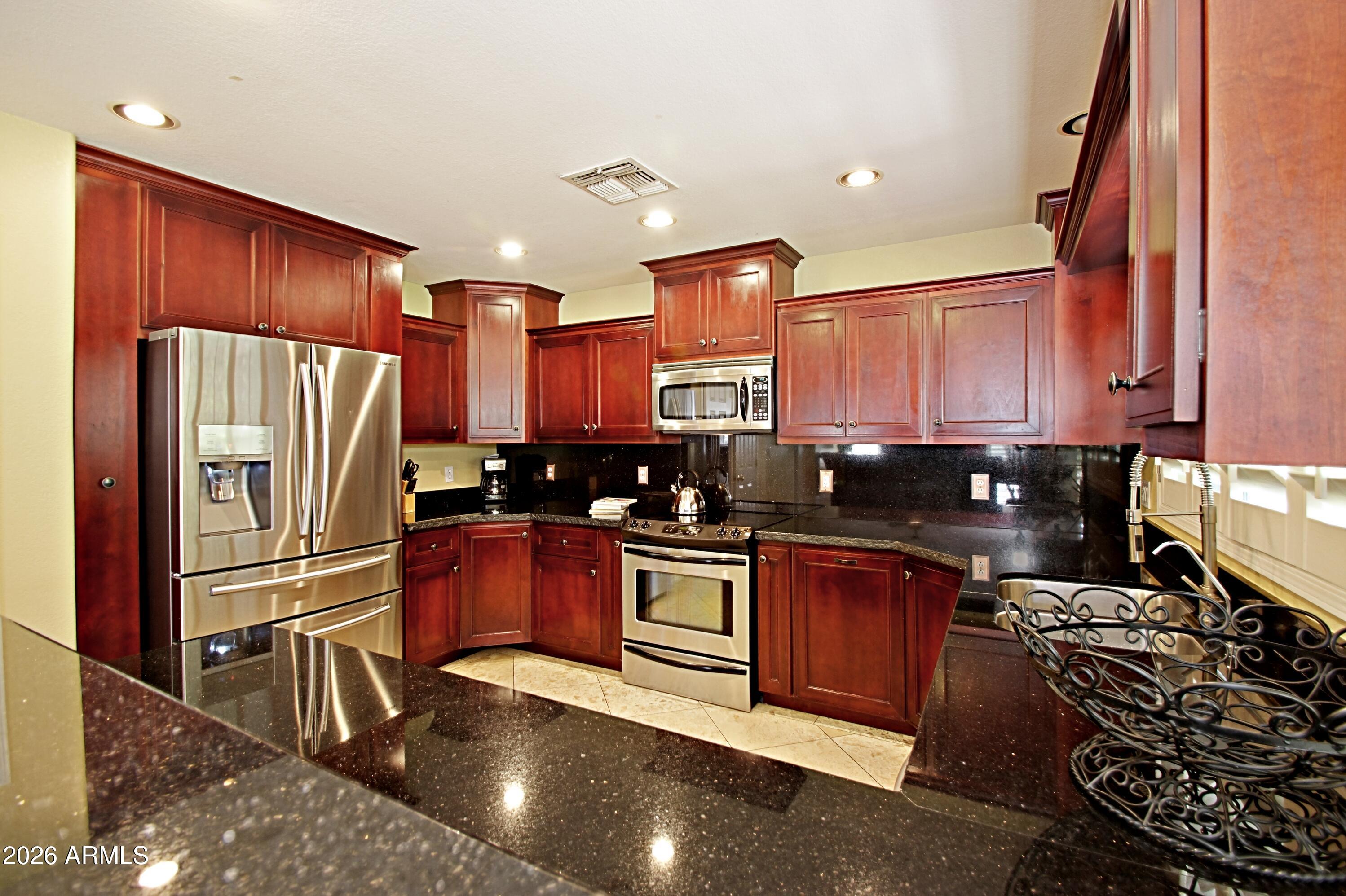 FULTON HOMES AT ARROWHEAD - Residential