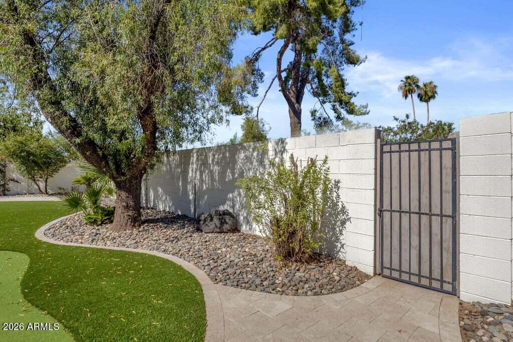 POINTE SCOTTSDALE UNIT 1 - Residential