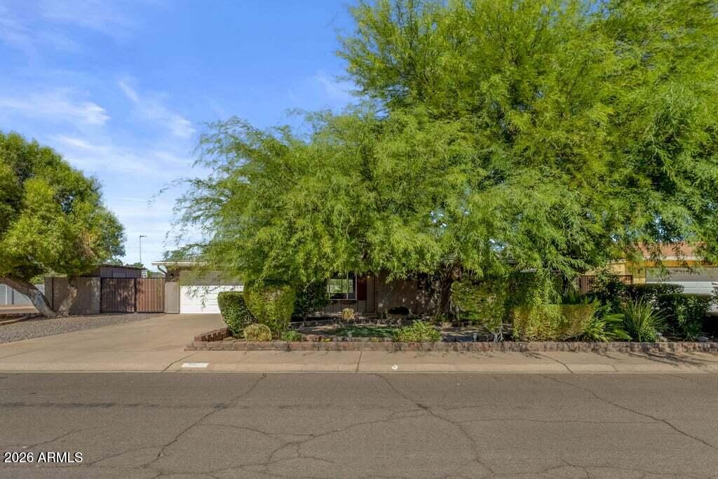 POINTE SCOTTSDALE UNIT 1 - Residential