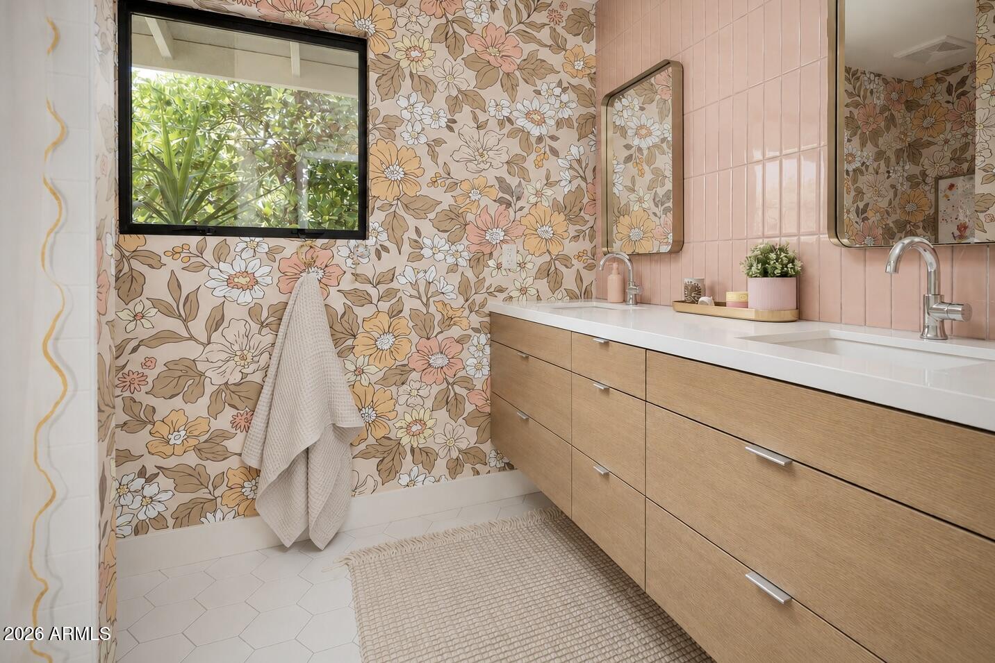 NORTHRIDGE - Residential