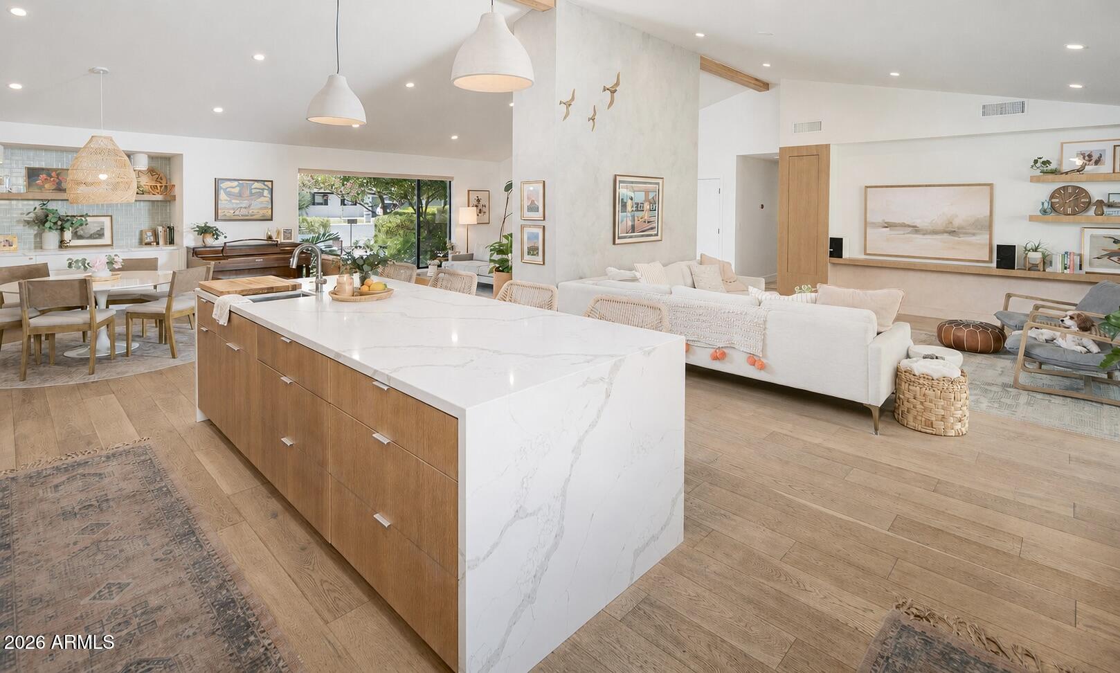 NORTHRIDGE - Residential