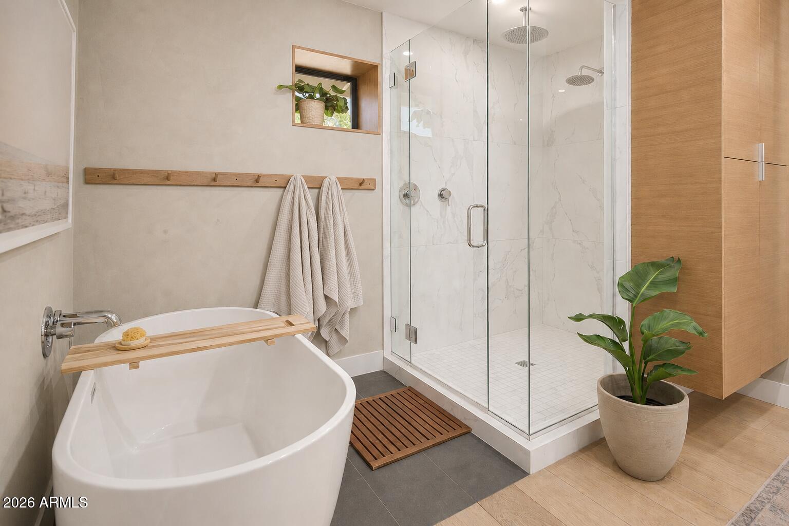 NORTHRIDGE - Residential