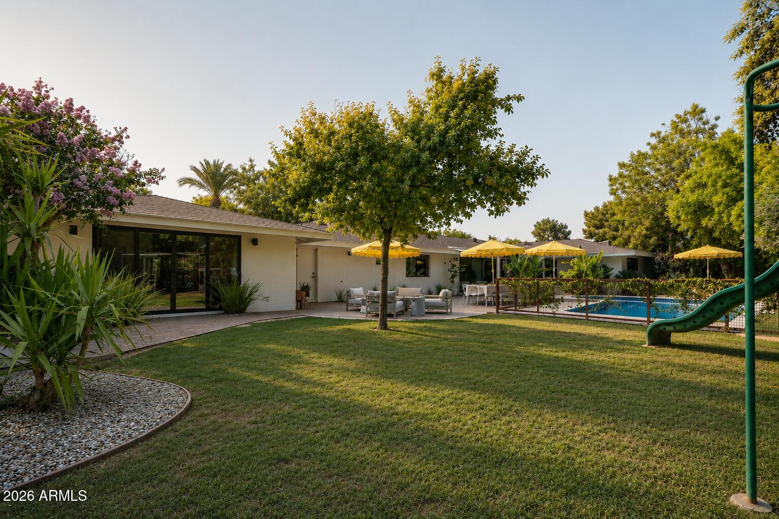 NORTHRIDGE - Residential