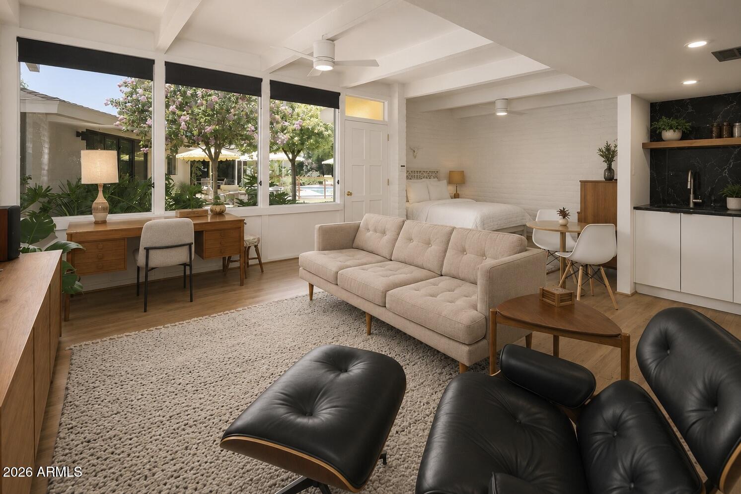 NORTHRIDGE - Residential