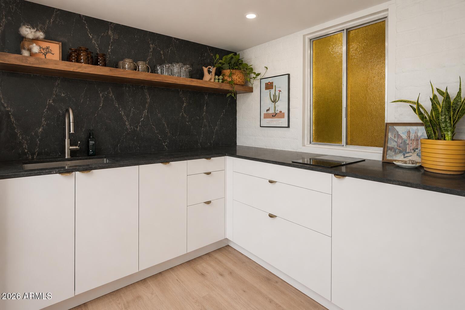 NORTHRIDGE - Residential
