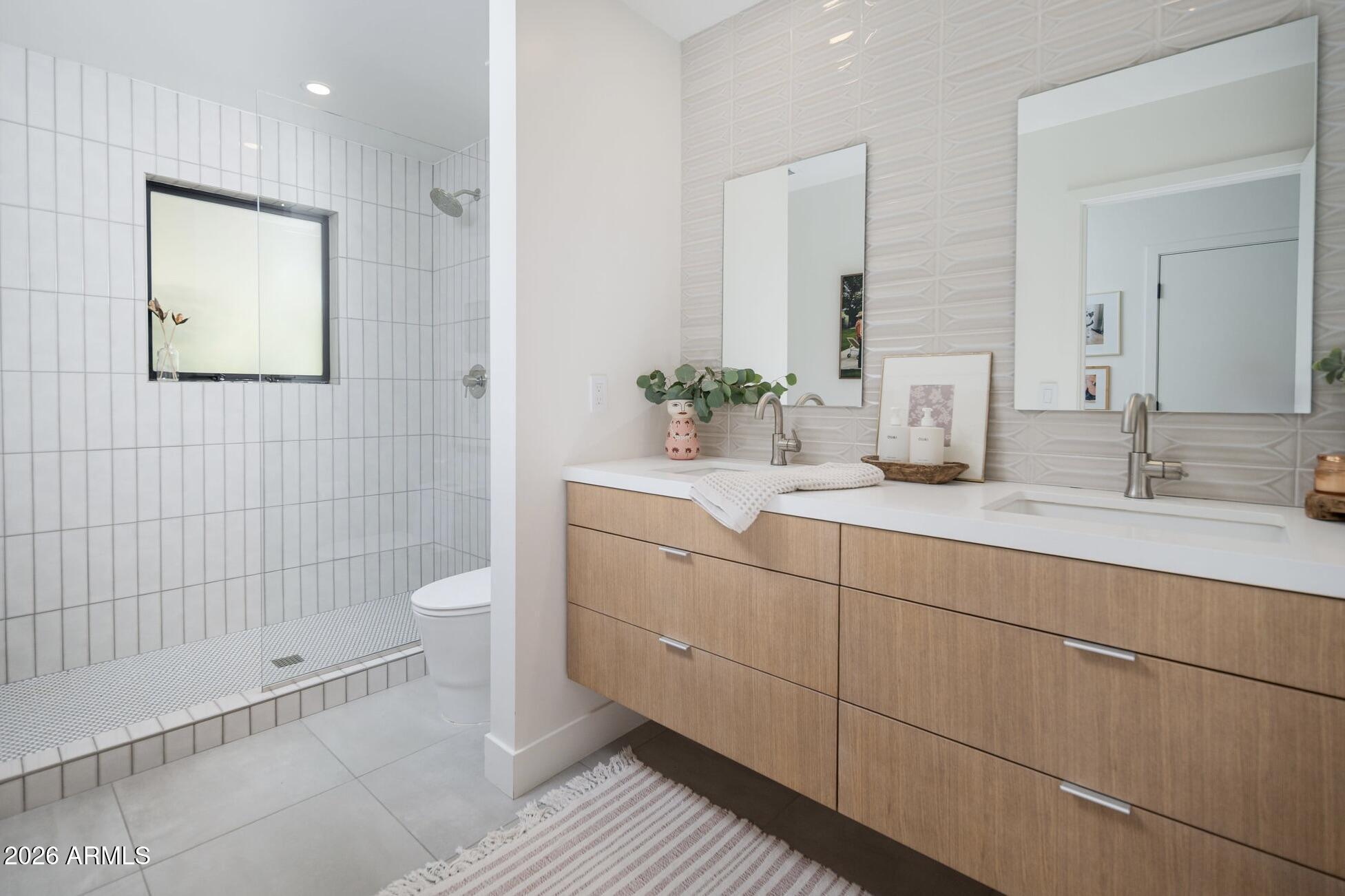 NORTHRIDGE - Residential