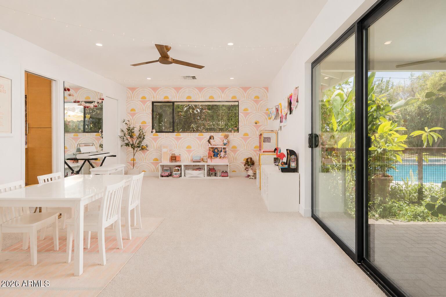 NORTHRIDGE - Residential
