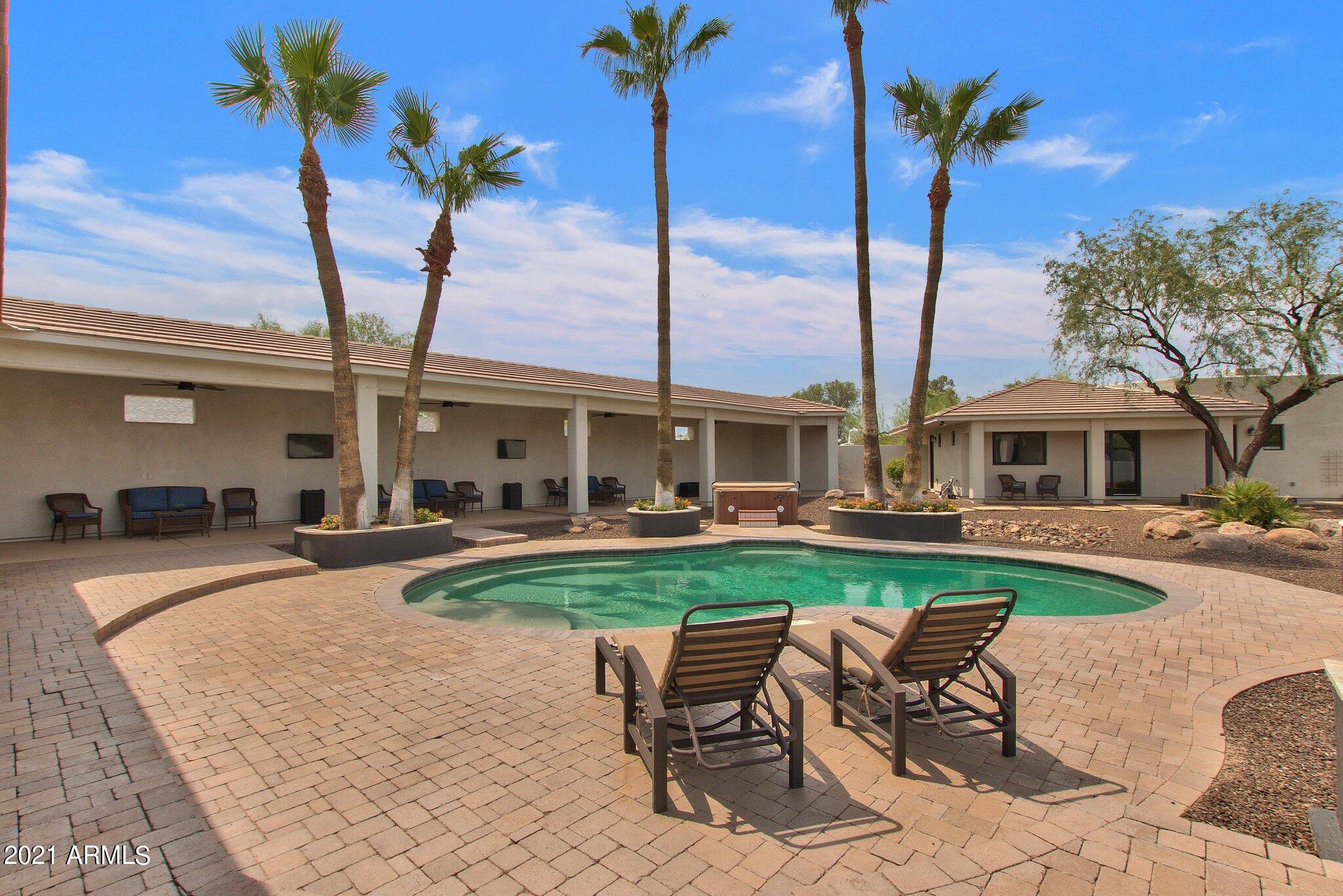 SUNDOWN RANCHOS - Residential