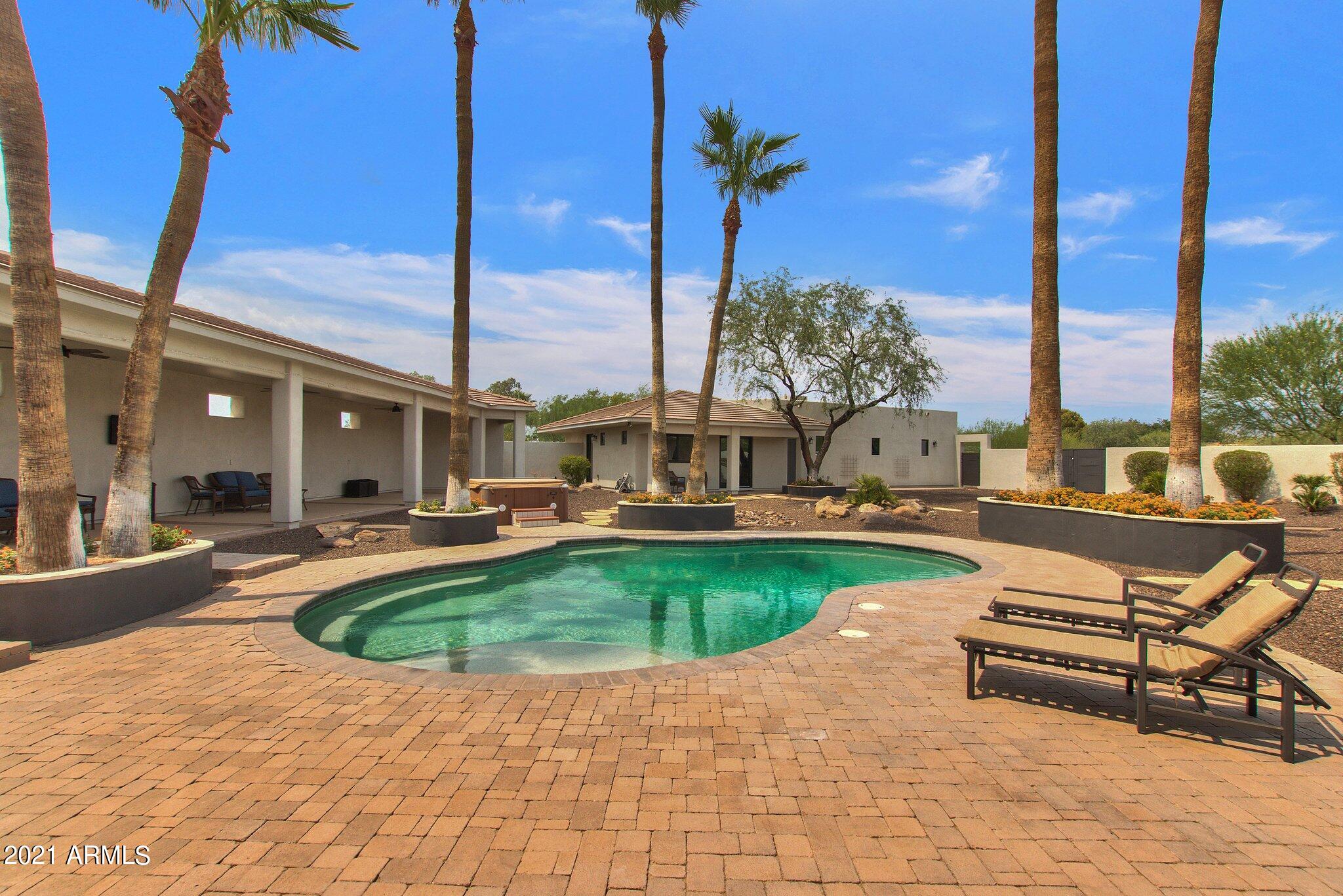 SUNDOWN RANCHOS - Residential