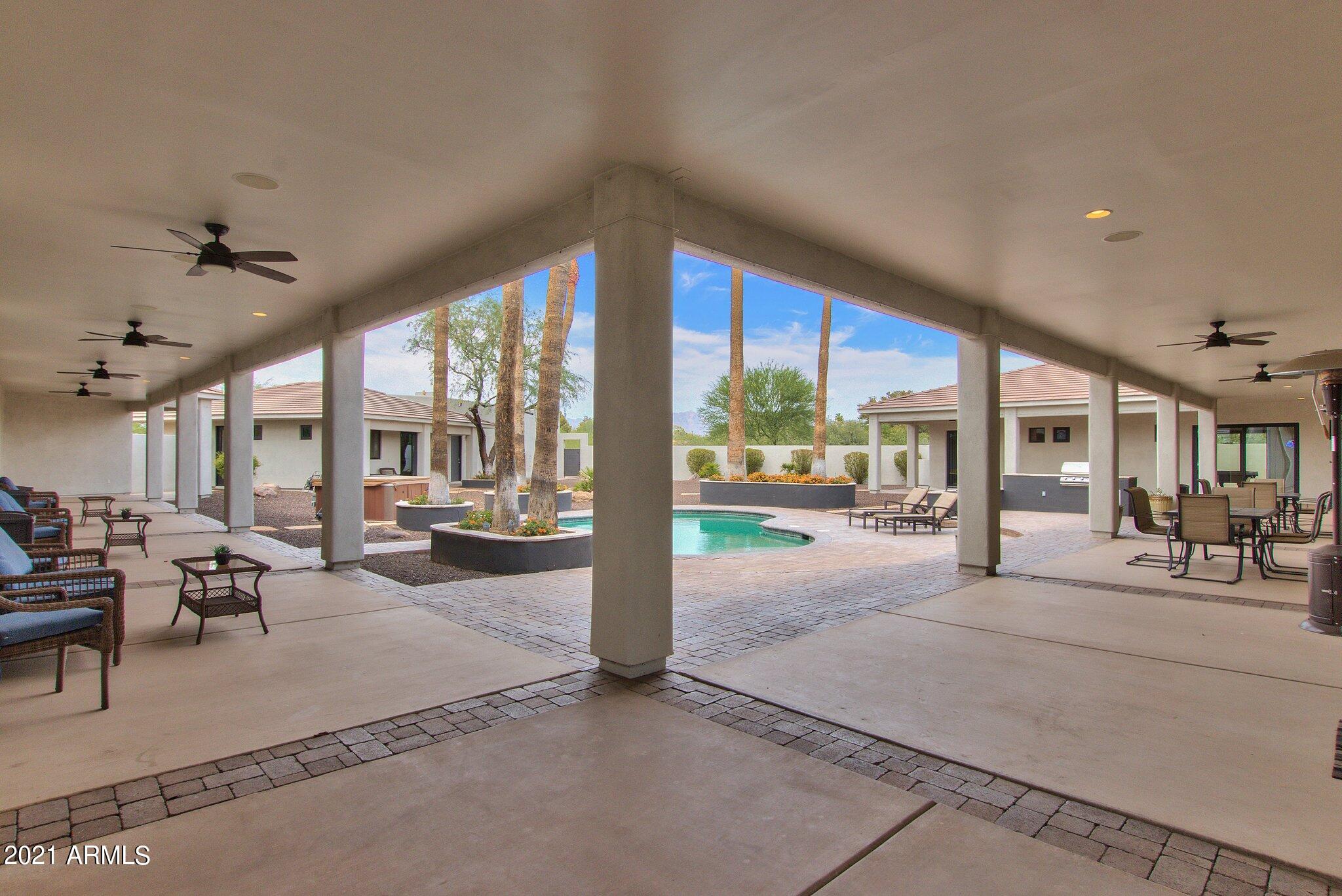 SUNDOWN RANCHOS - Residential