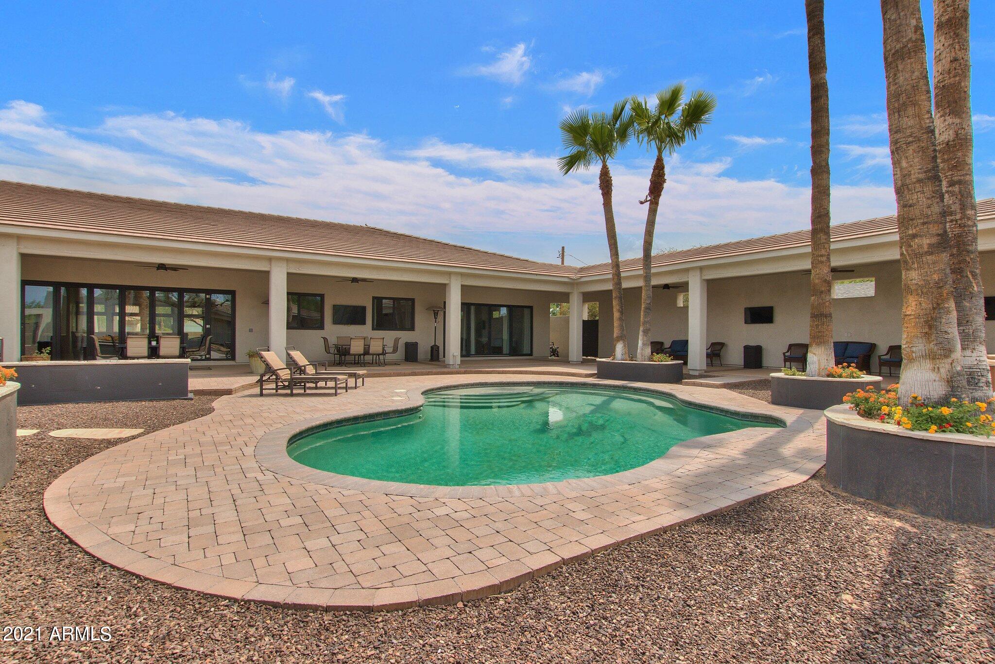 SUNDOWN RANCHOS - Residential