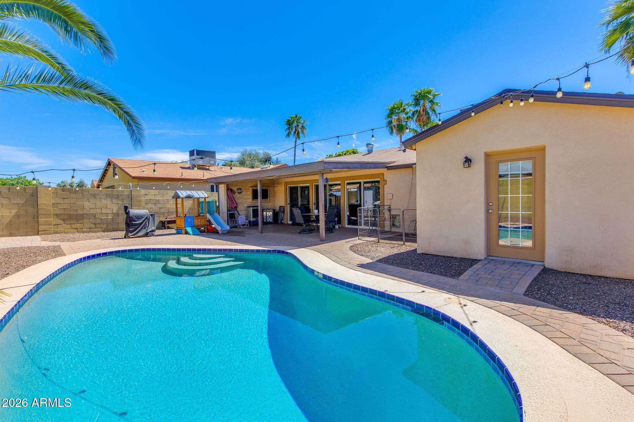 PARADISE VALLEY OASIS 11 - Residential