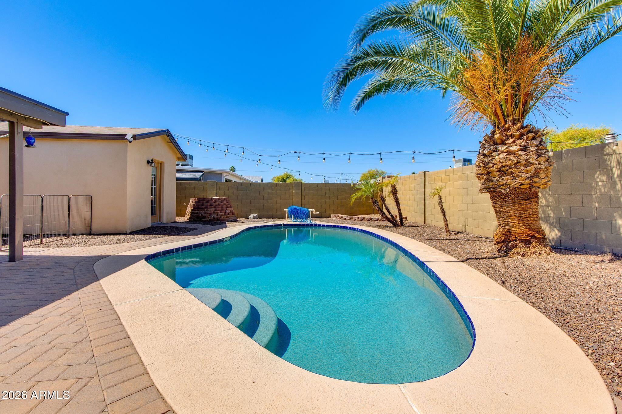 PARADISE VALLEY OASIS 11 - Residential