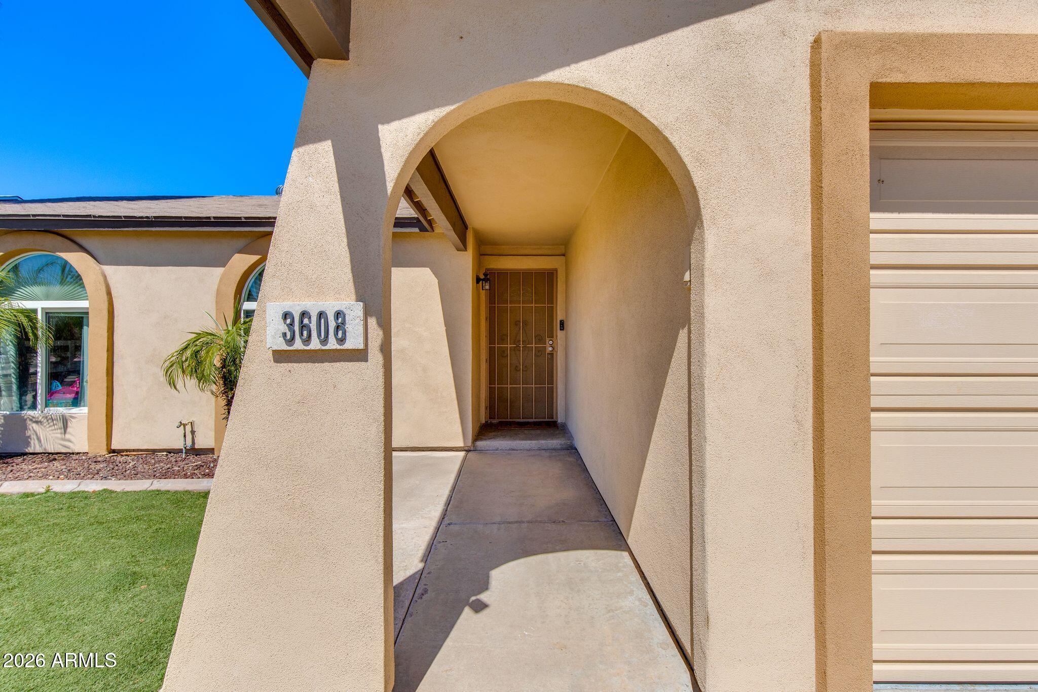 PARADISE VALLEY OASIS 11 - Residential