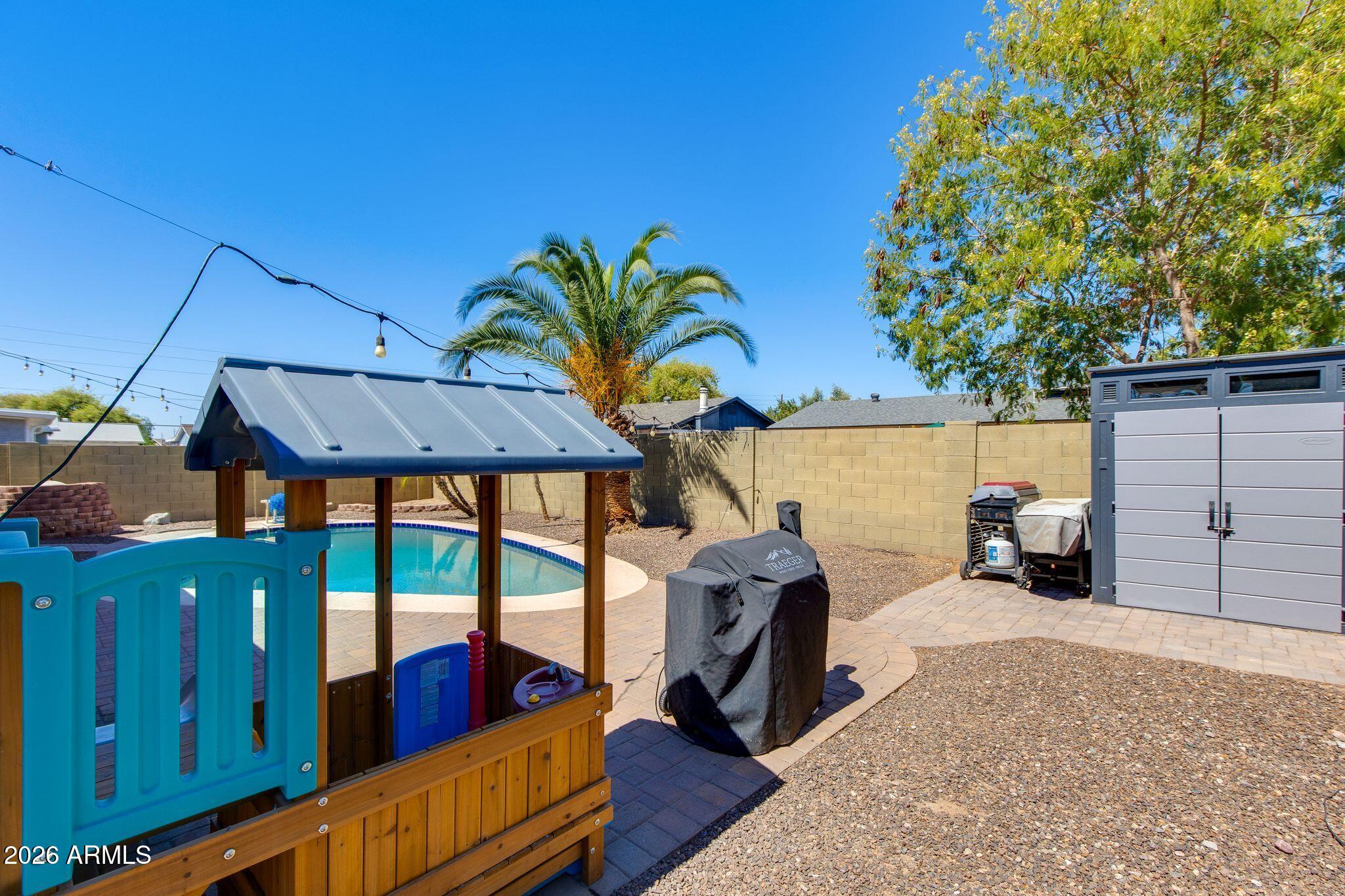 PARADISE VALLEY OASIS 11 - Residential