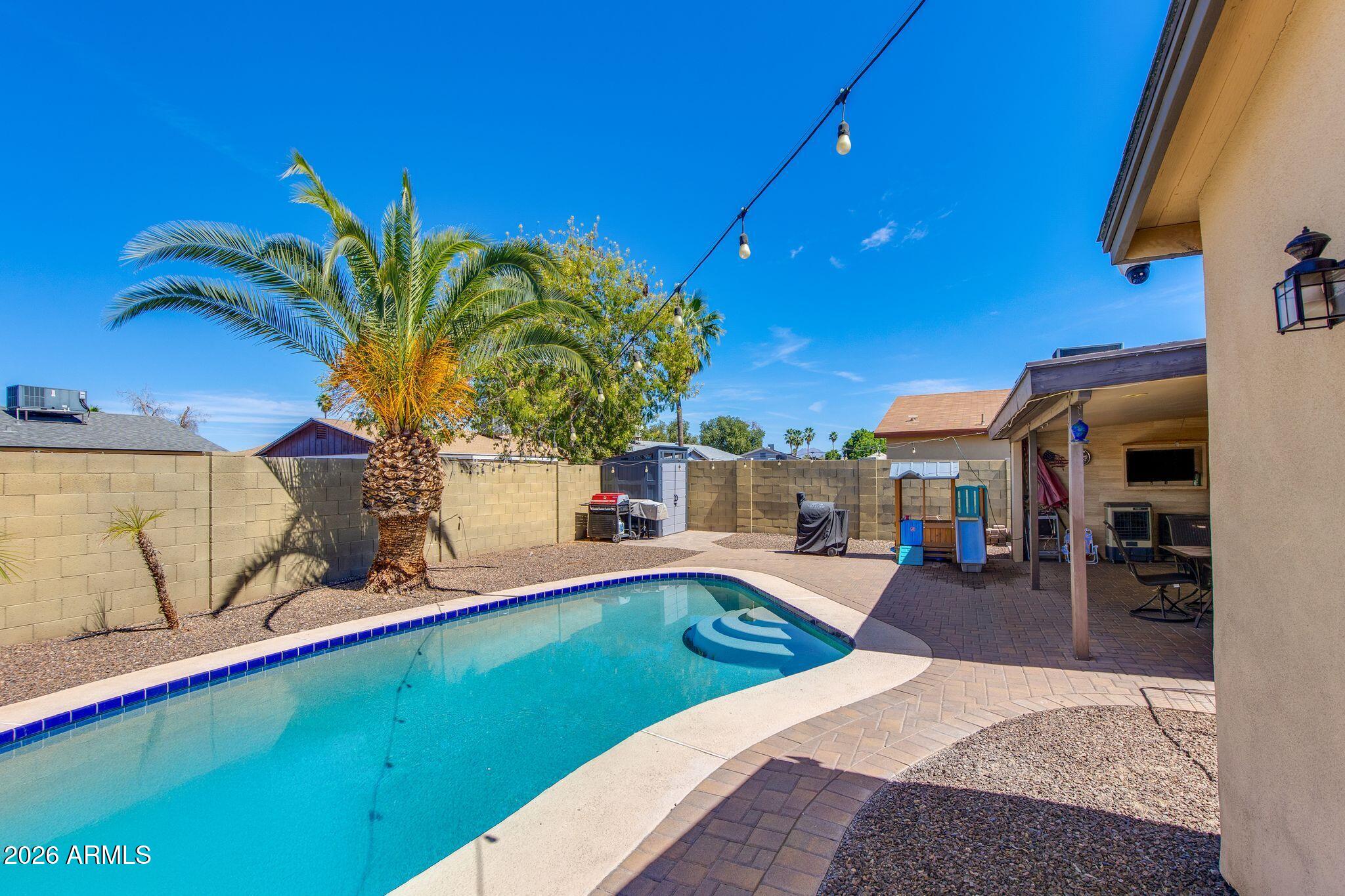 PARADISE VALLEY OASIS 11 - Residential
