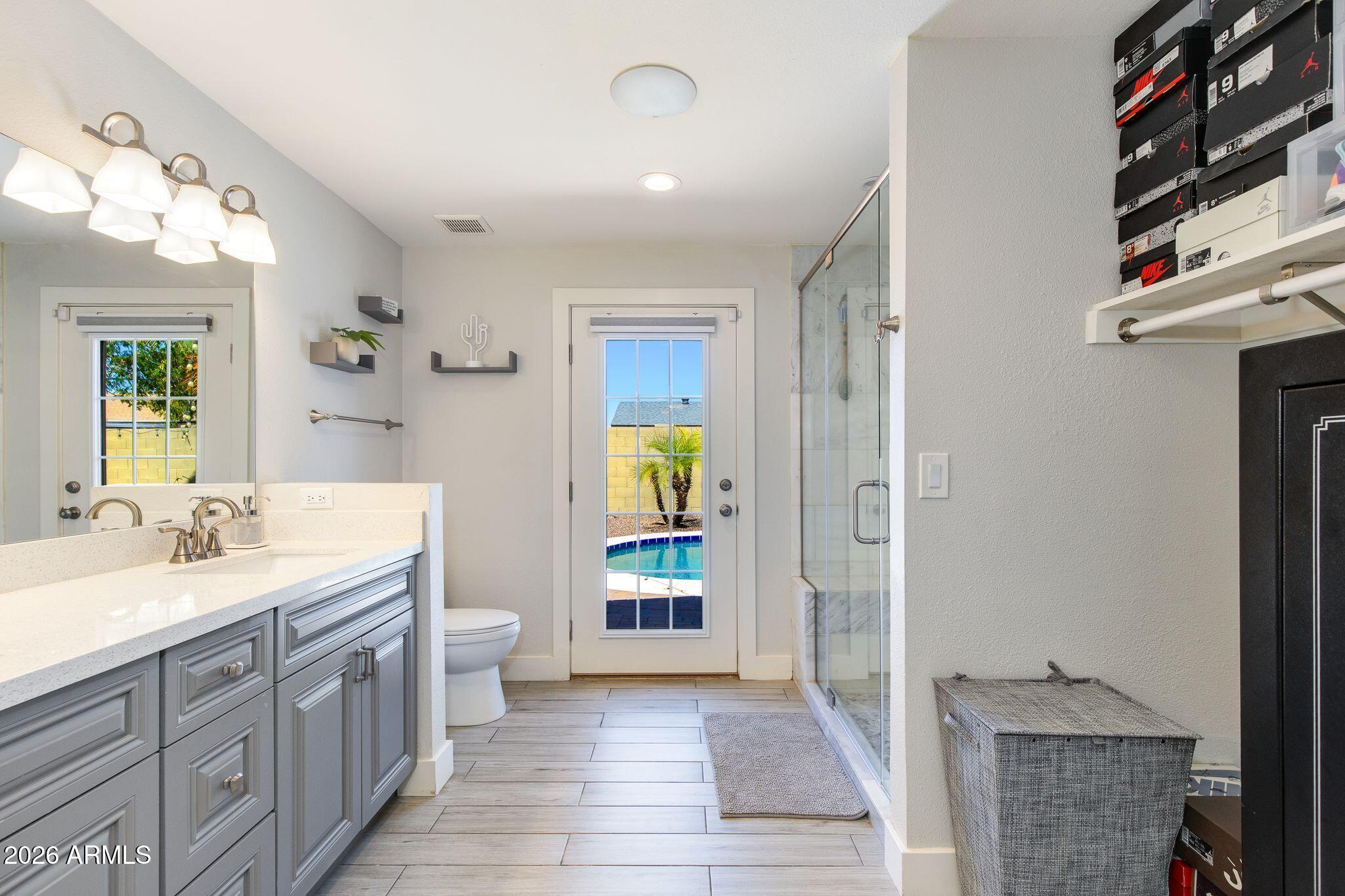 PARADISE VALLEY OASIS 11 - Residential