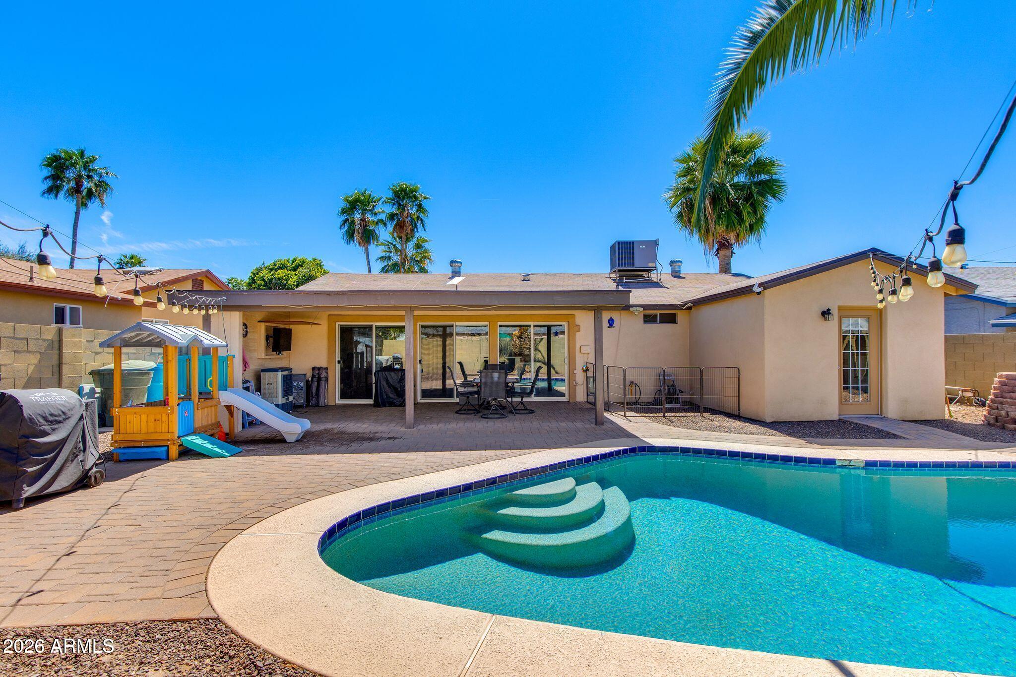 PARADISE VALLEY OASIS 11 - Residential