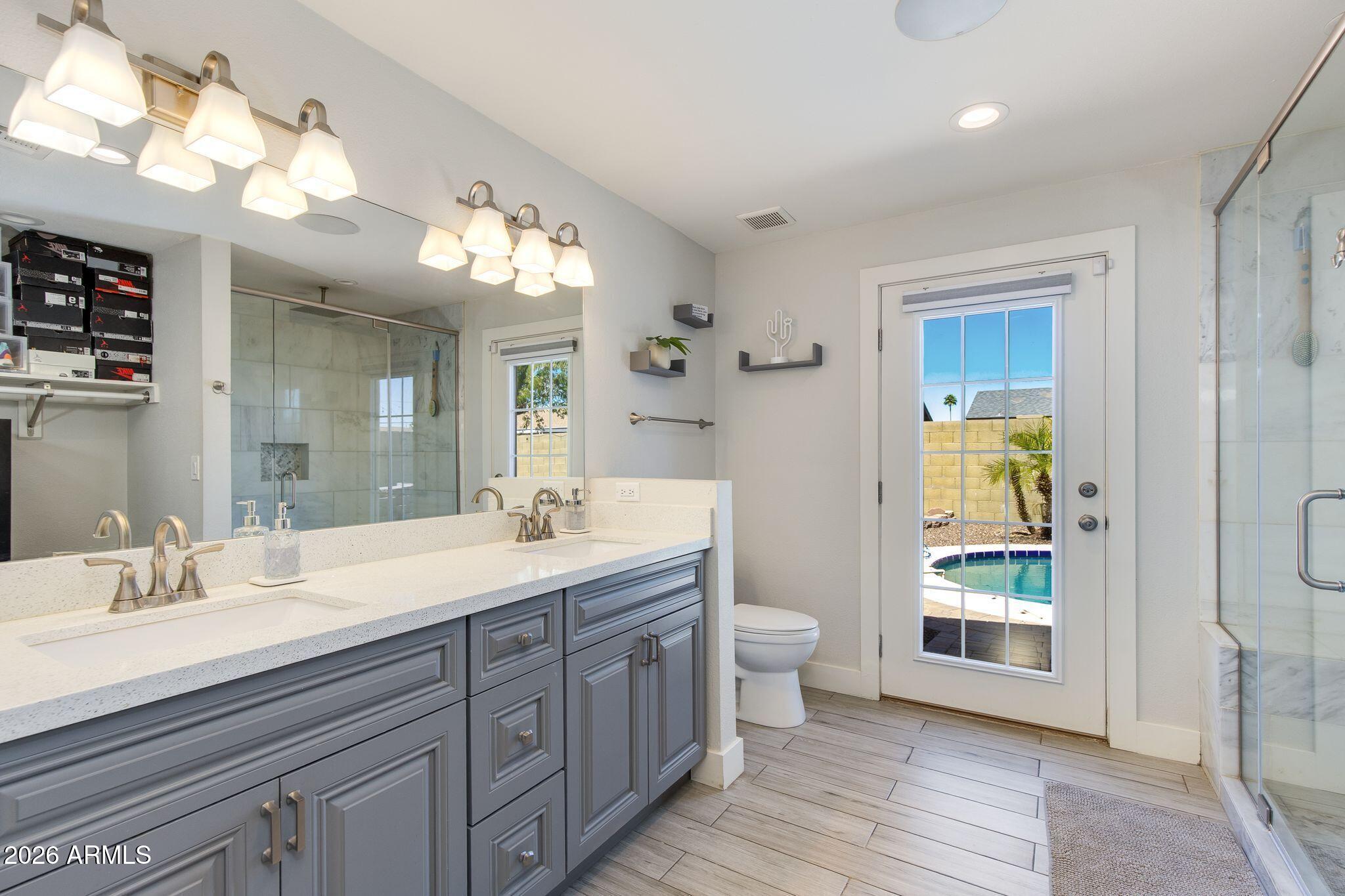 PARADISE VALLEY OASIS 11 - Residential