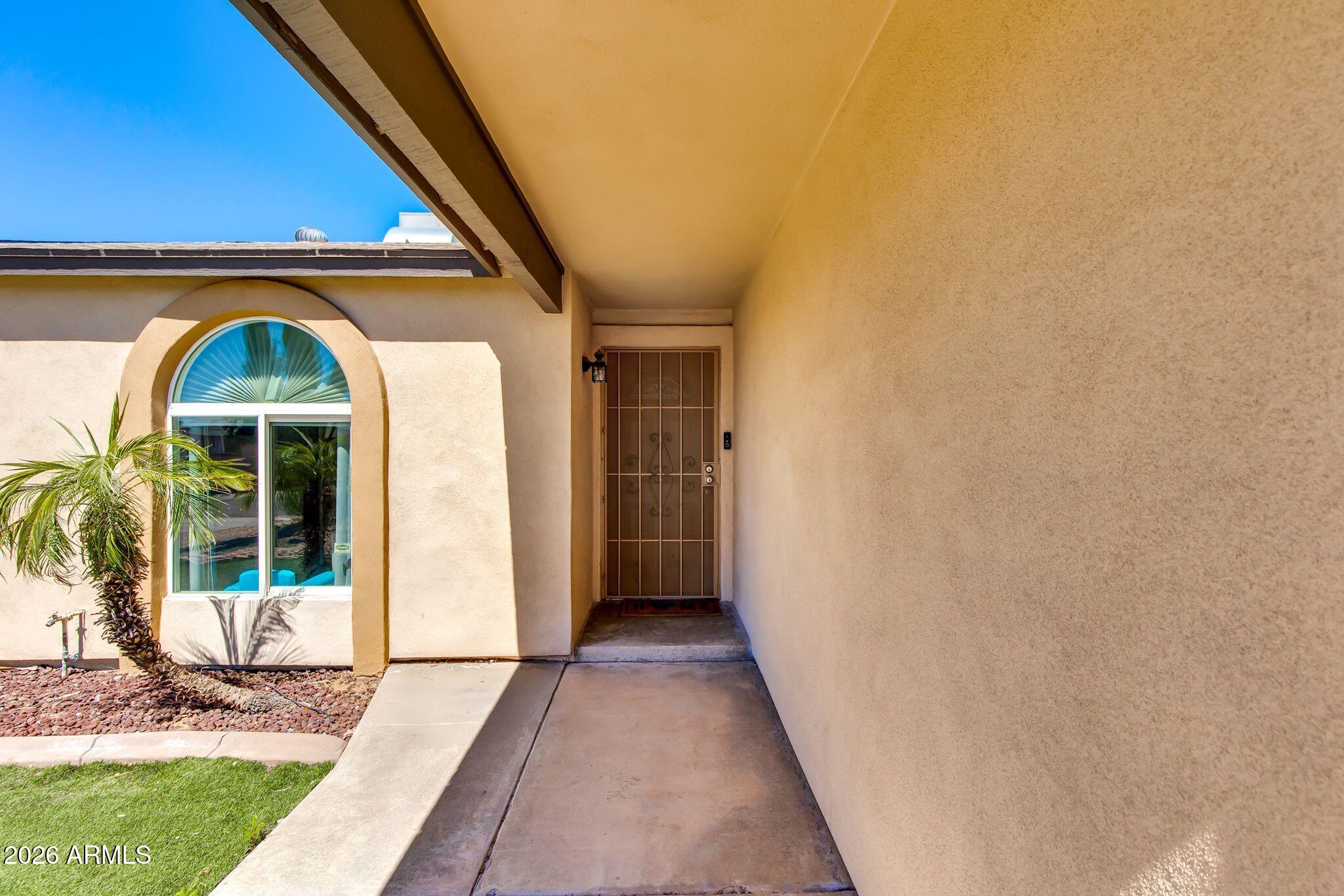 PARADISE VALLEY OASIS 11 - Residential