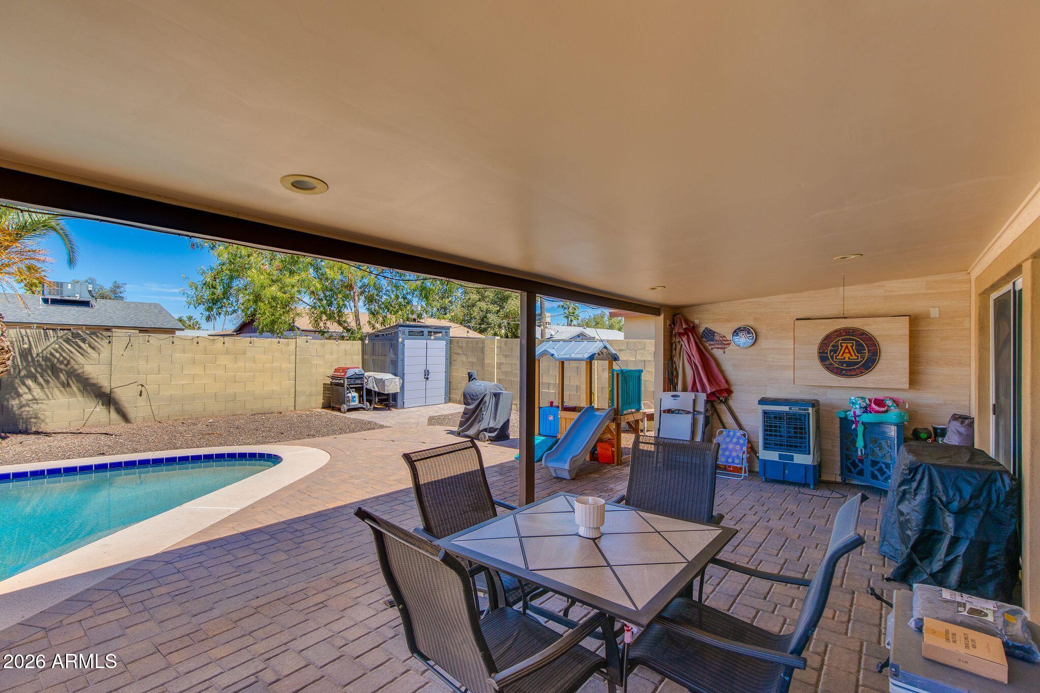 PARADISE VALLEY OASIS 11 - Residential