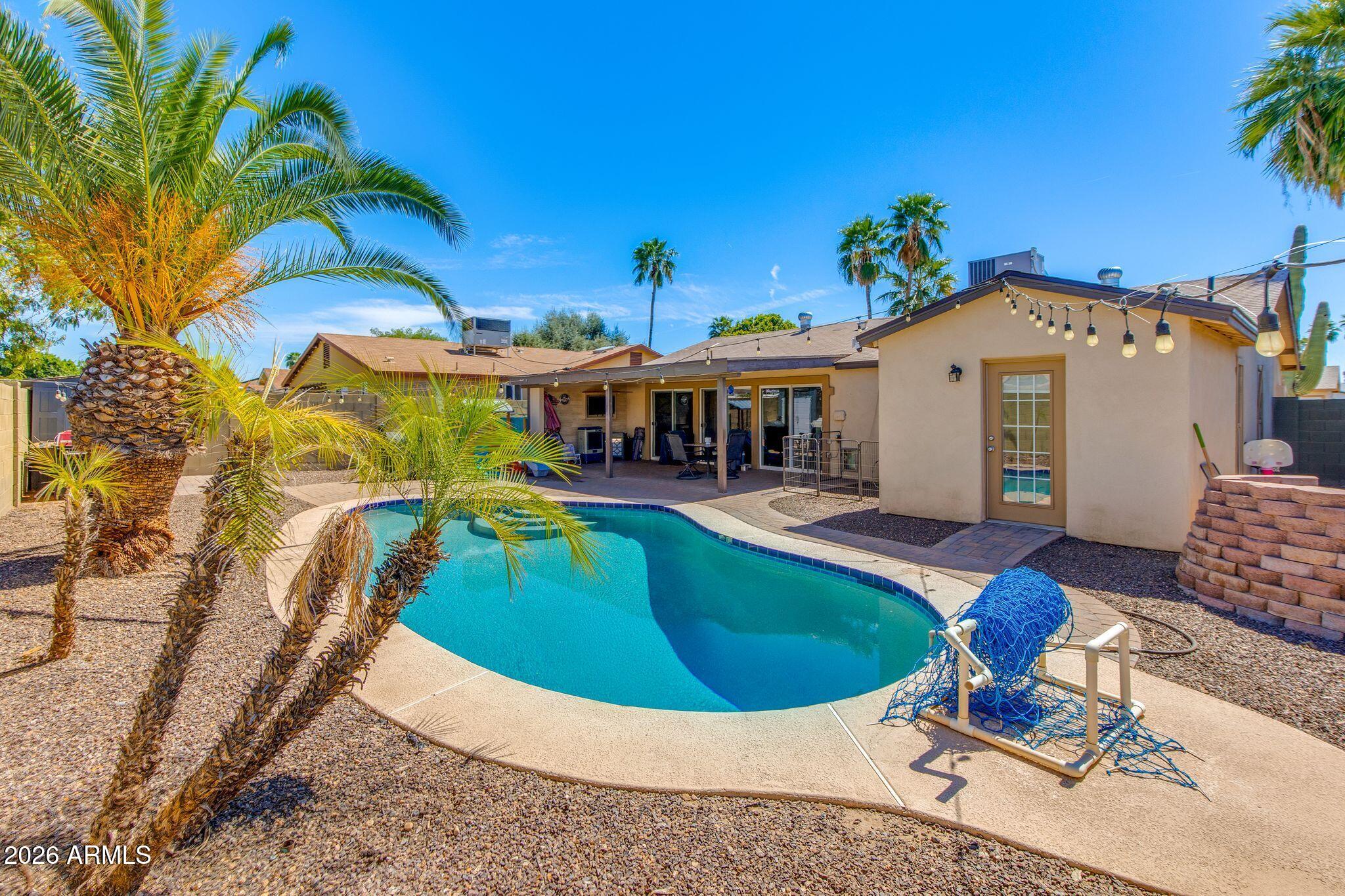 PARADISE VALLEY OASIS 11 - Residential