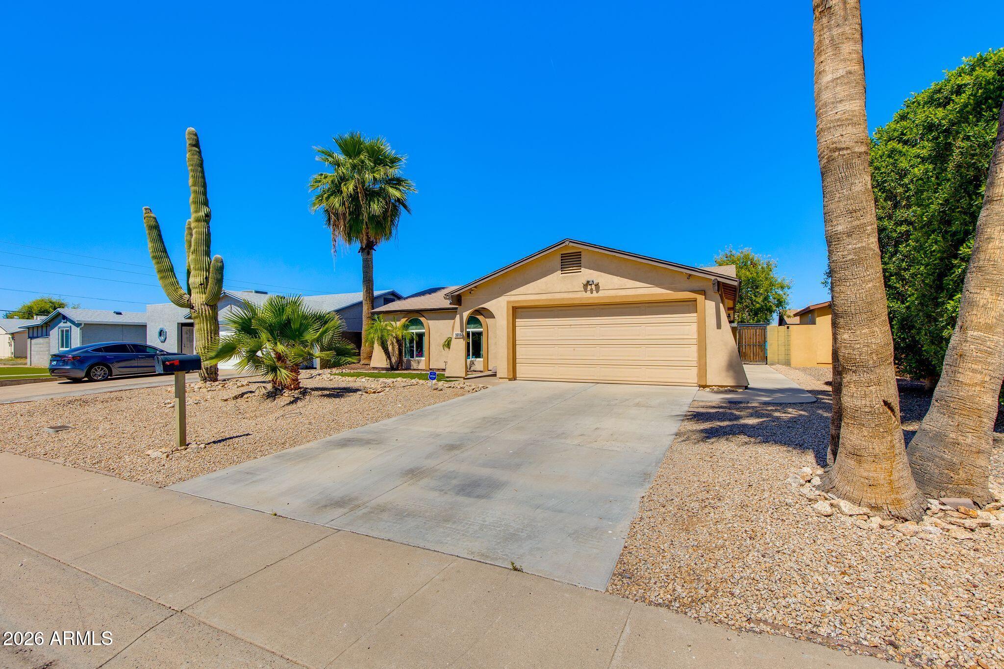 PARADISE VALLEY OASIS 11 - Residential