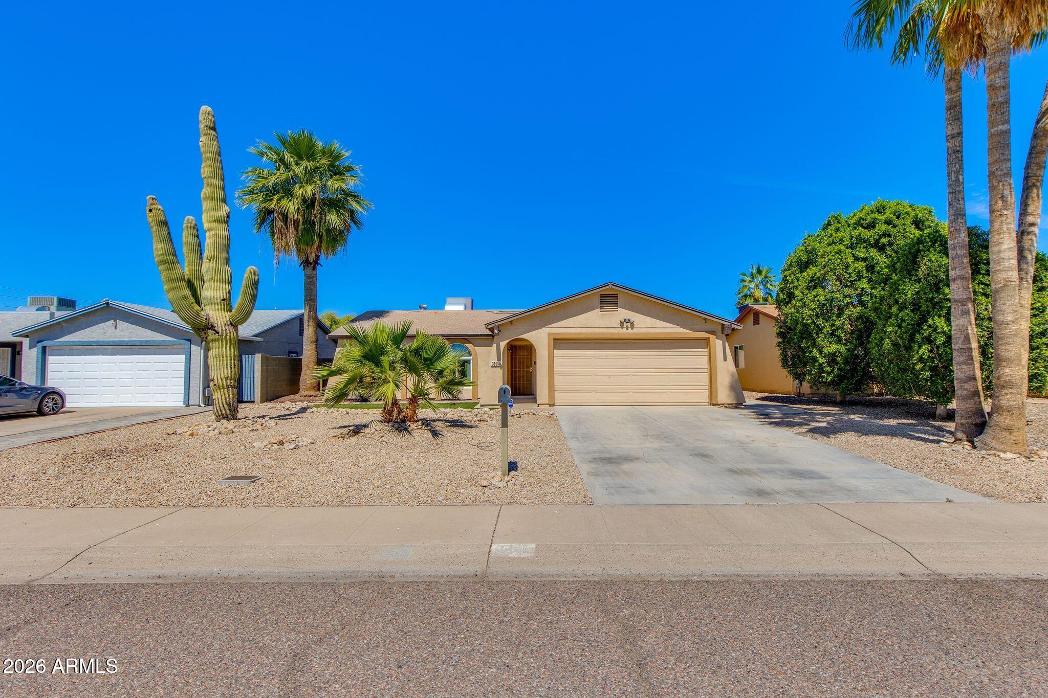 PARADISE VALLEY OASIS 11 - Residential