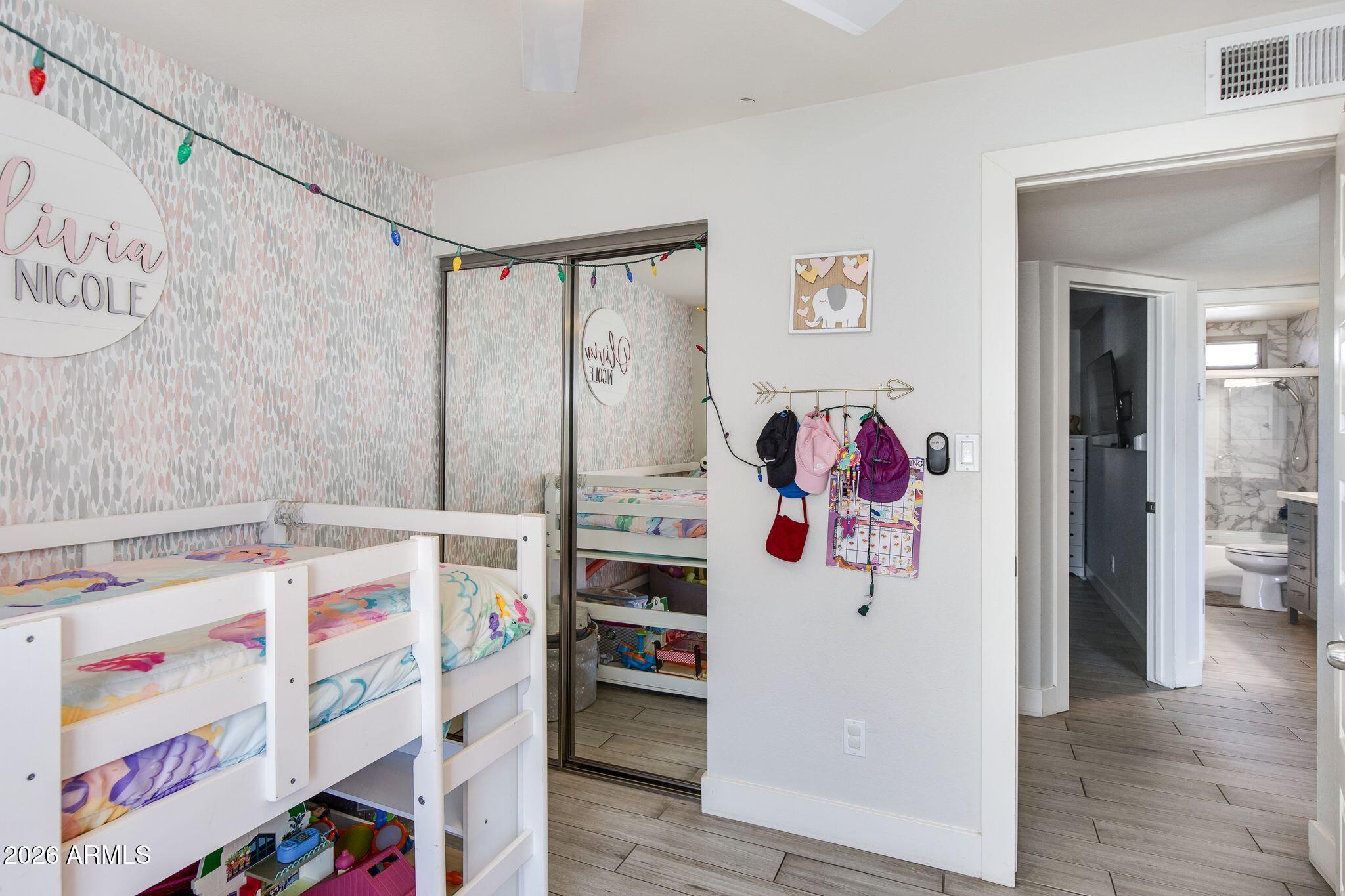 PARADISE VALLEY OASIS 11 - Residential