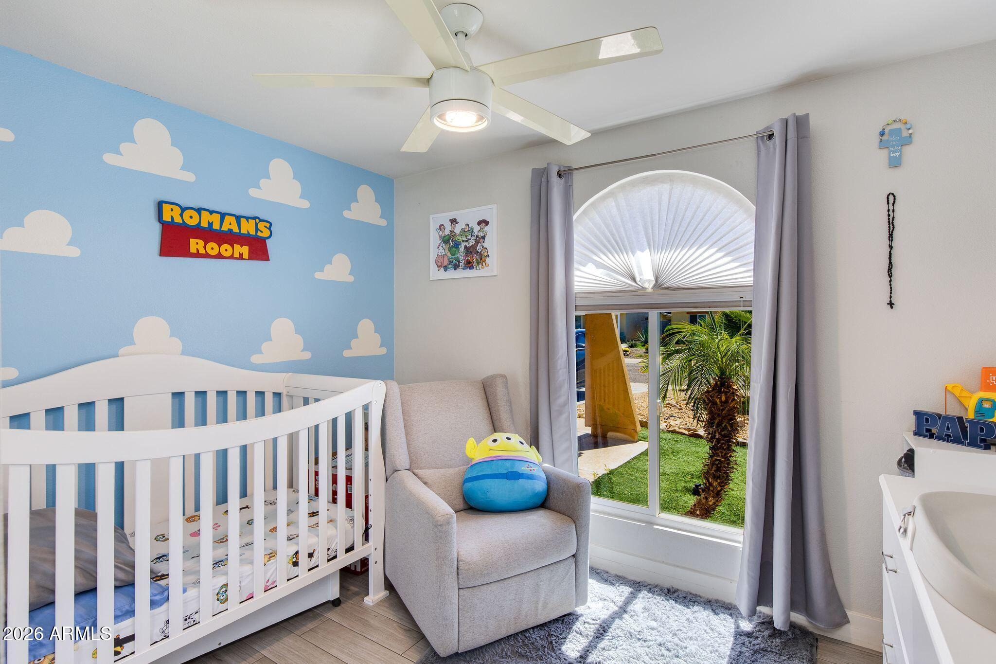 PARADISE VALLEY OASIS 11 - Residential