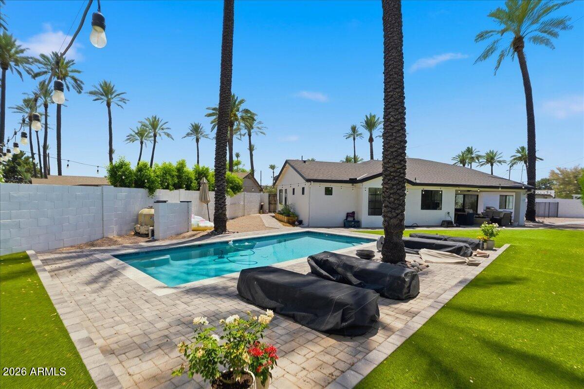DATELAND LOTS 1-18 - Residential Lease