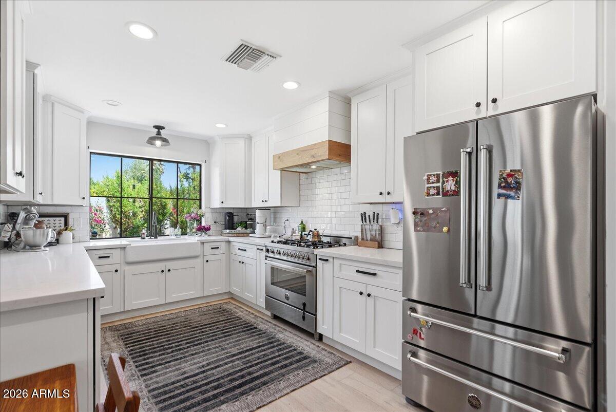 DATELAND LOTS 1-18 - Residential Lease